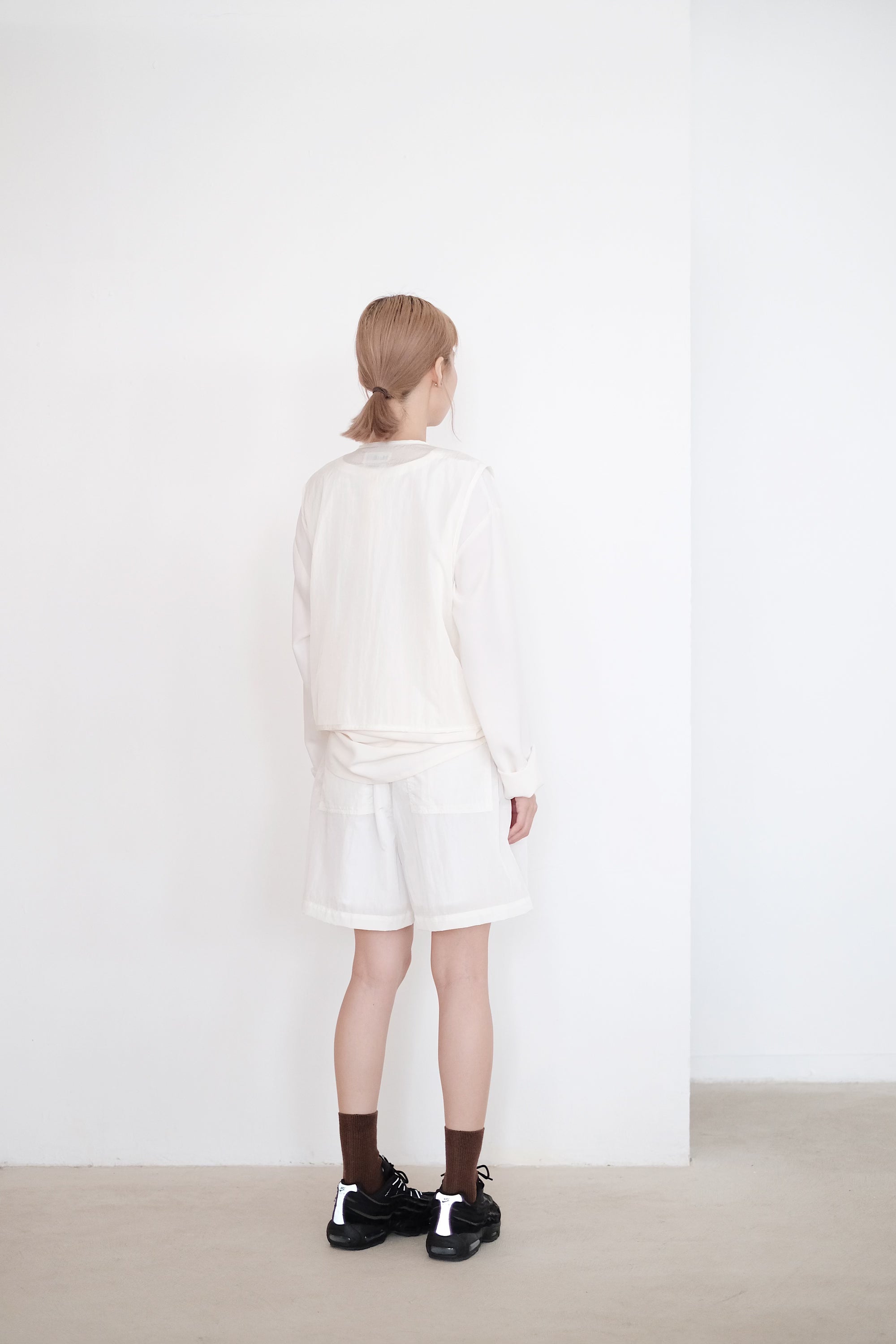 ONYX SHORTS (WHITE) | 白色傘形短褲