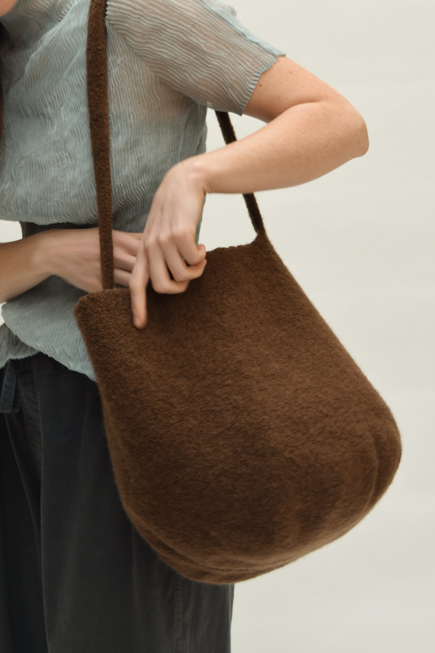 PUMPKIN BAG (DARK BROWN)