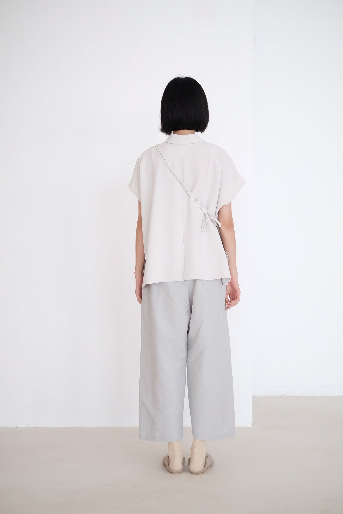 LAYLA BOX BLOUSE (LIGHT GREY)