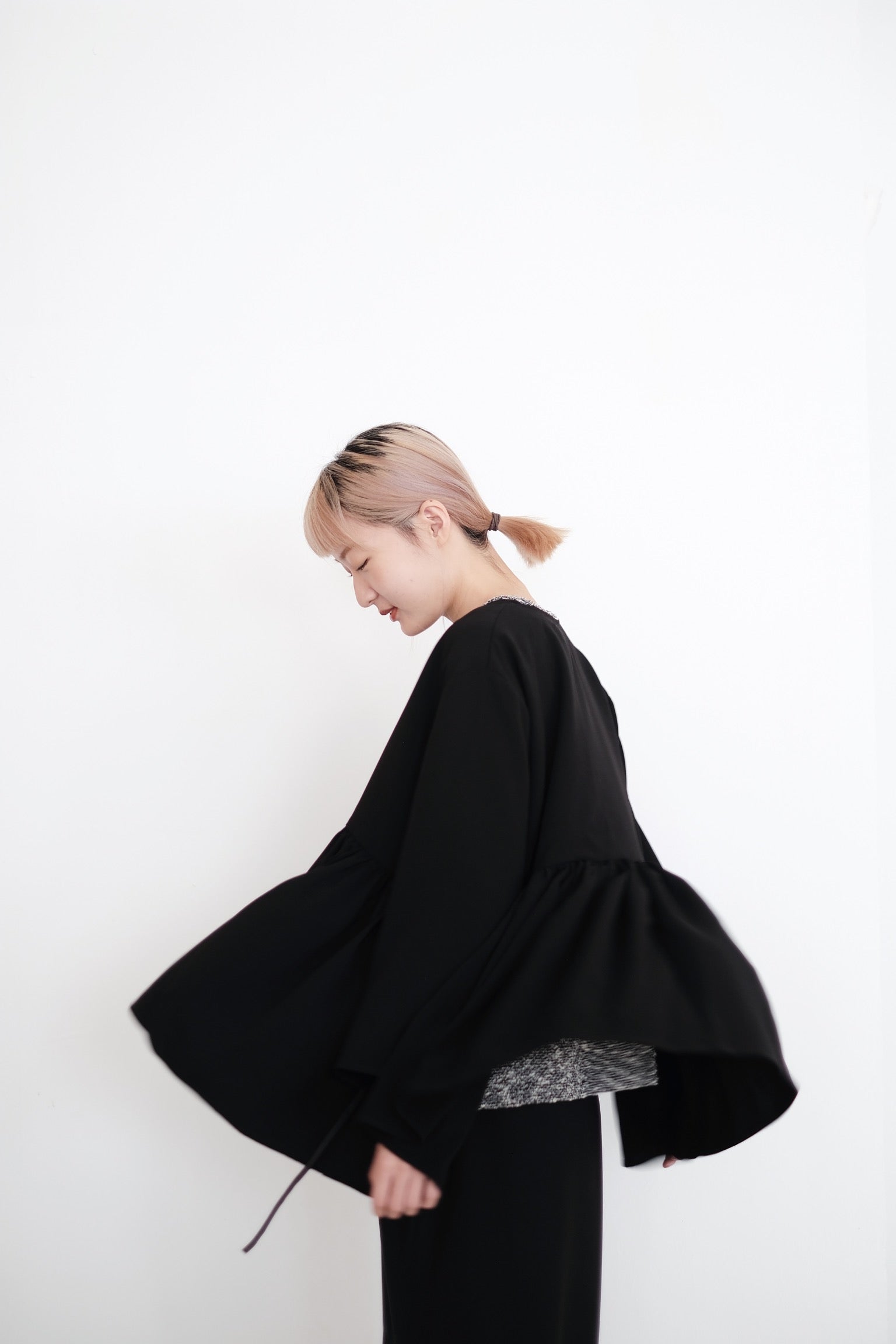 KĒKI LAYER BLOUSES IN TRI (BLACK)