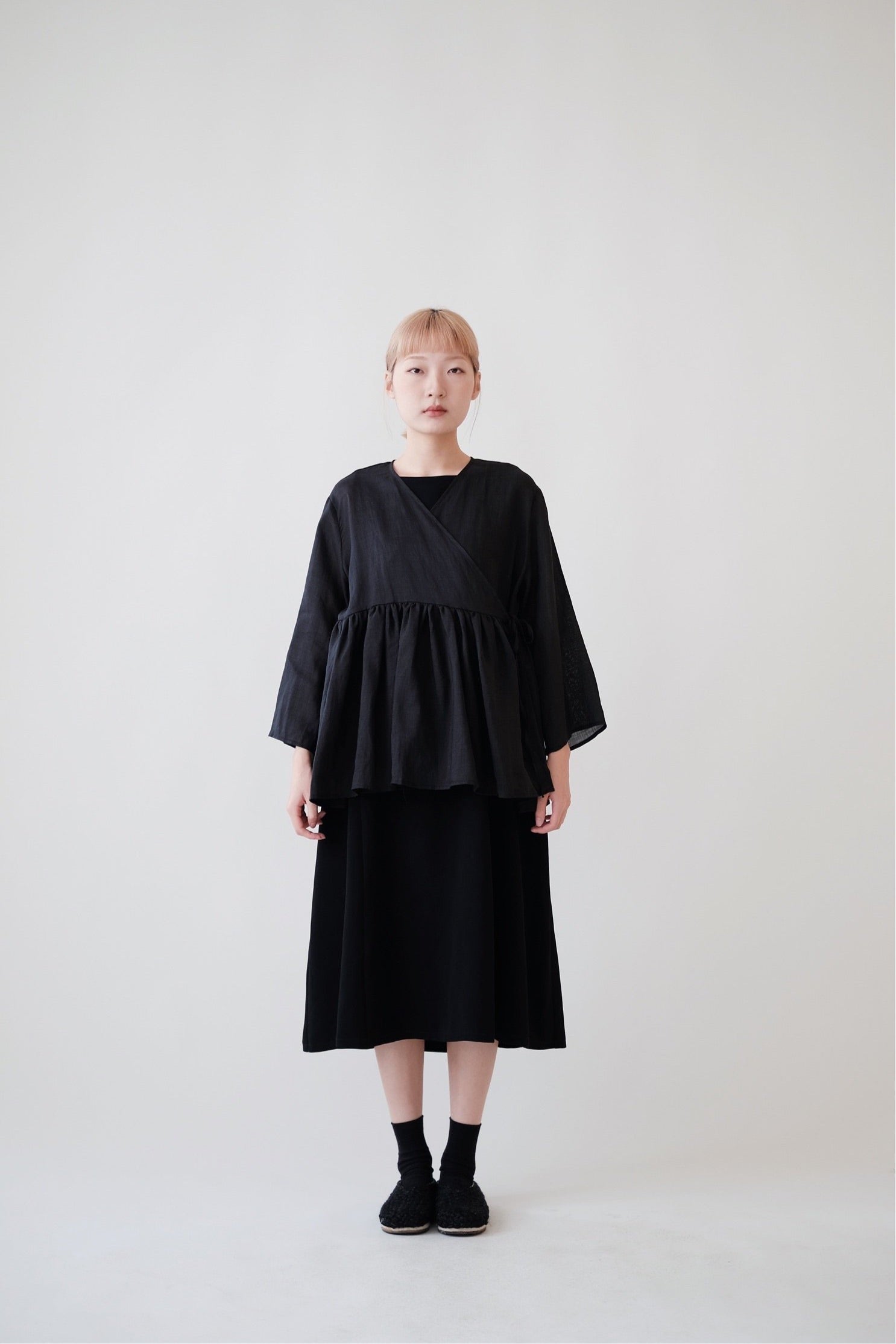 KĒKI LAYER BLOUSES WITH STRAPPING (BLACK)