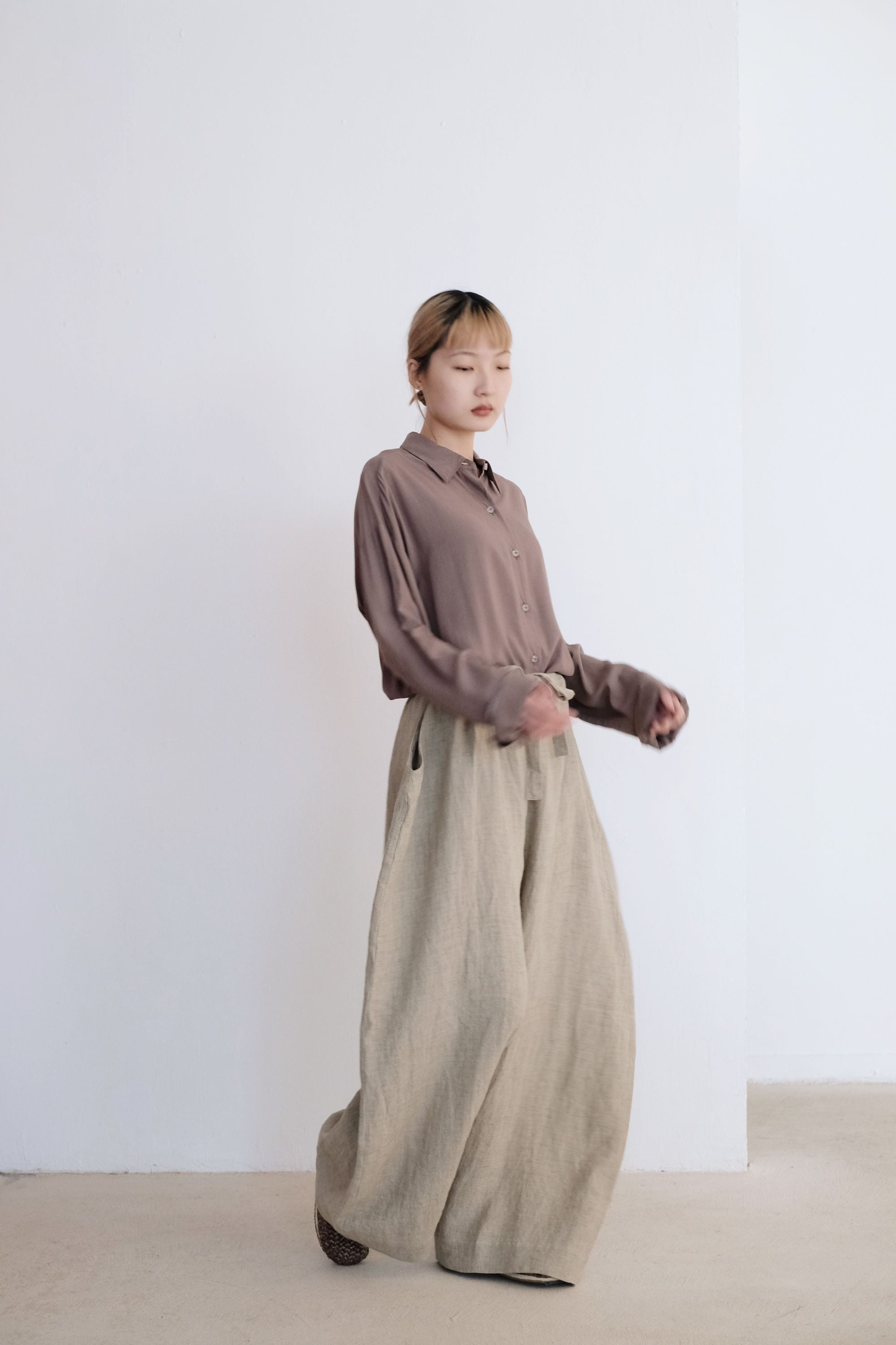 ASPEN PANTS (BEIGE) | 暖杏色牛角口袋長褲 (預售)