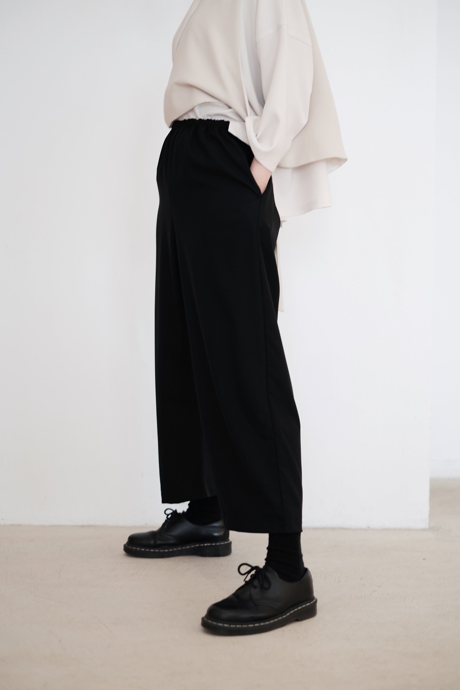 GRANDMA PANTS IN WOOL (BLACK)