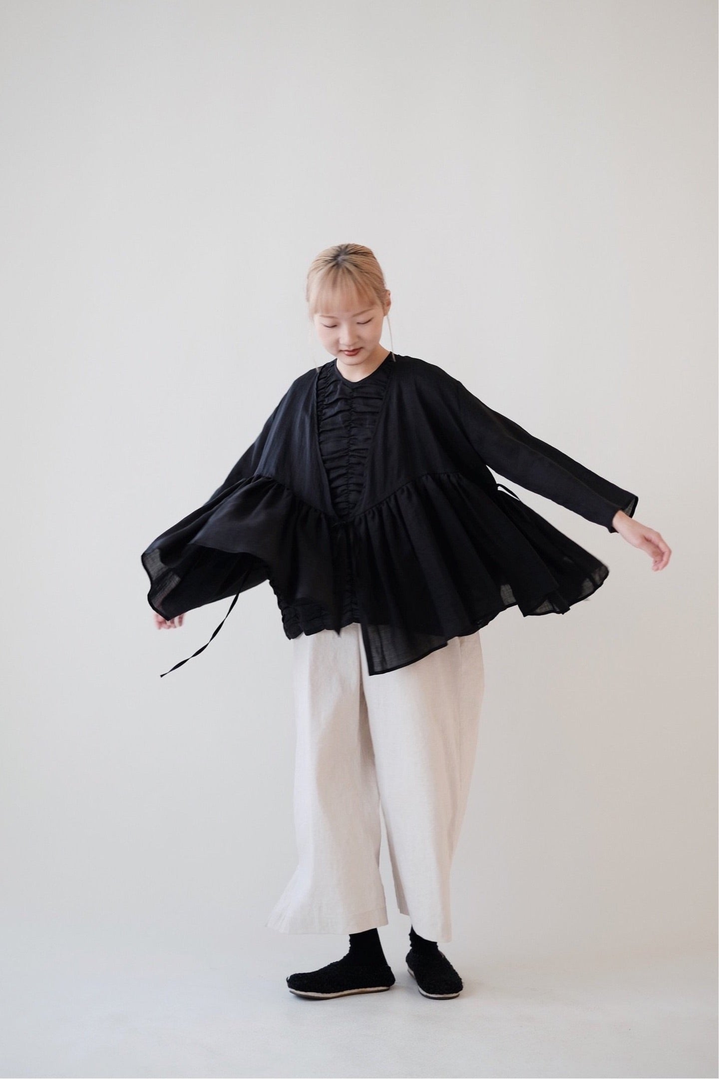 KĒKI LAYER BLOUSES WITH STRAPPING (BLACK)