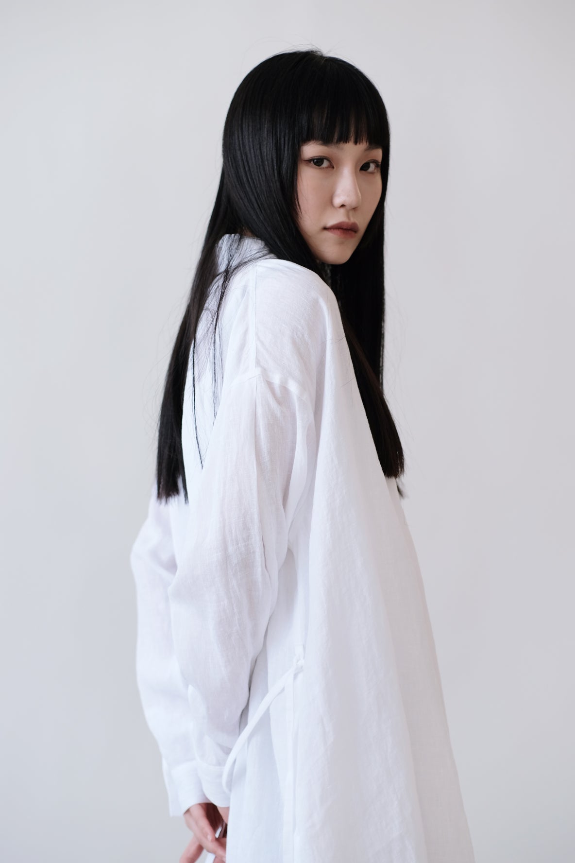 WRENNY LONG SHIRT DRESS (WHITE)