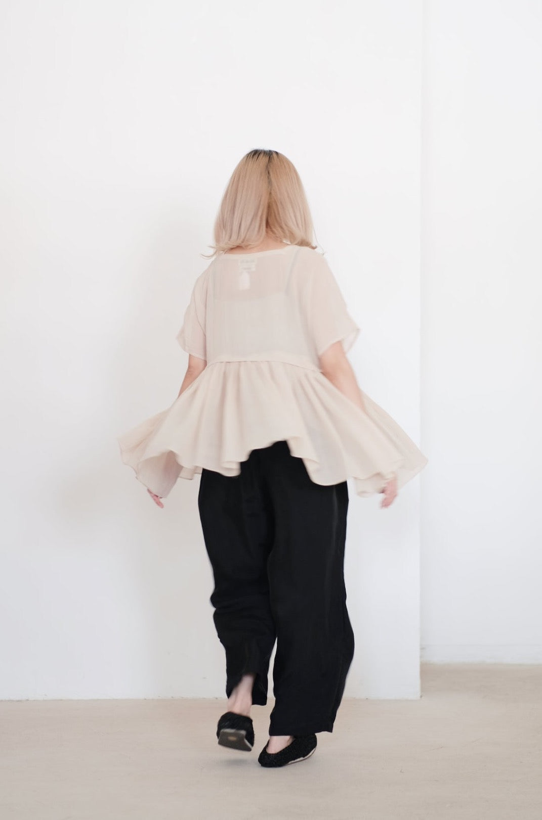 NOZOMI BLOUSE (BEIGE PEARL)