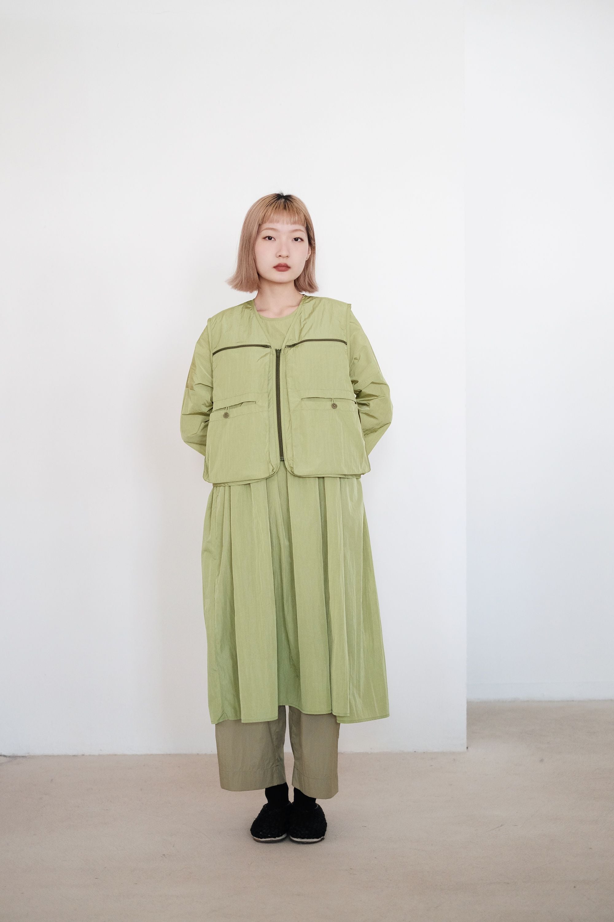 MIA DRESS (GREEN) | 青草綠色寬鬆碎摺長裙