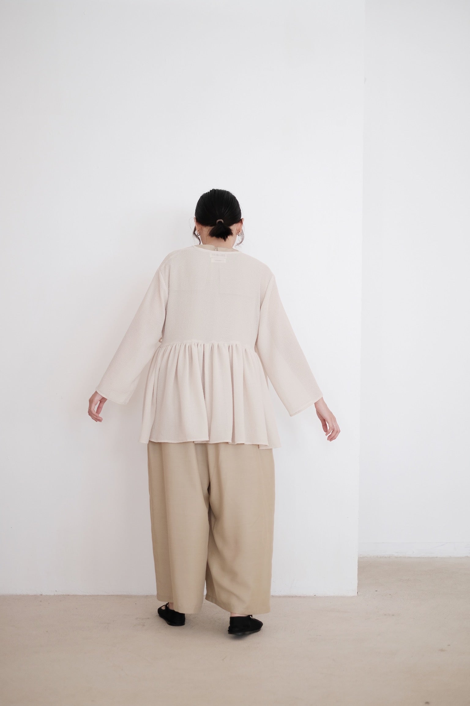 KĒKI LAYER BLOUSES WITH STRAPPING (PEARL)