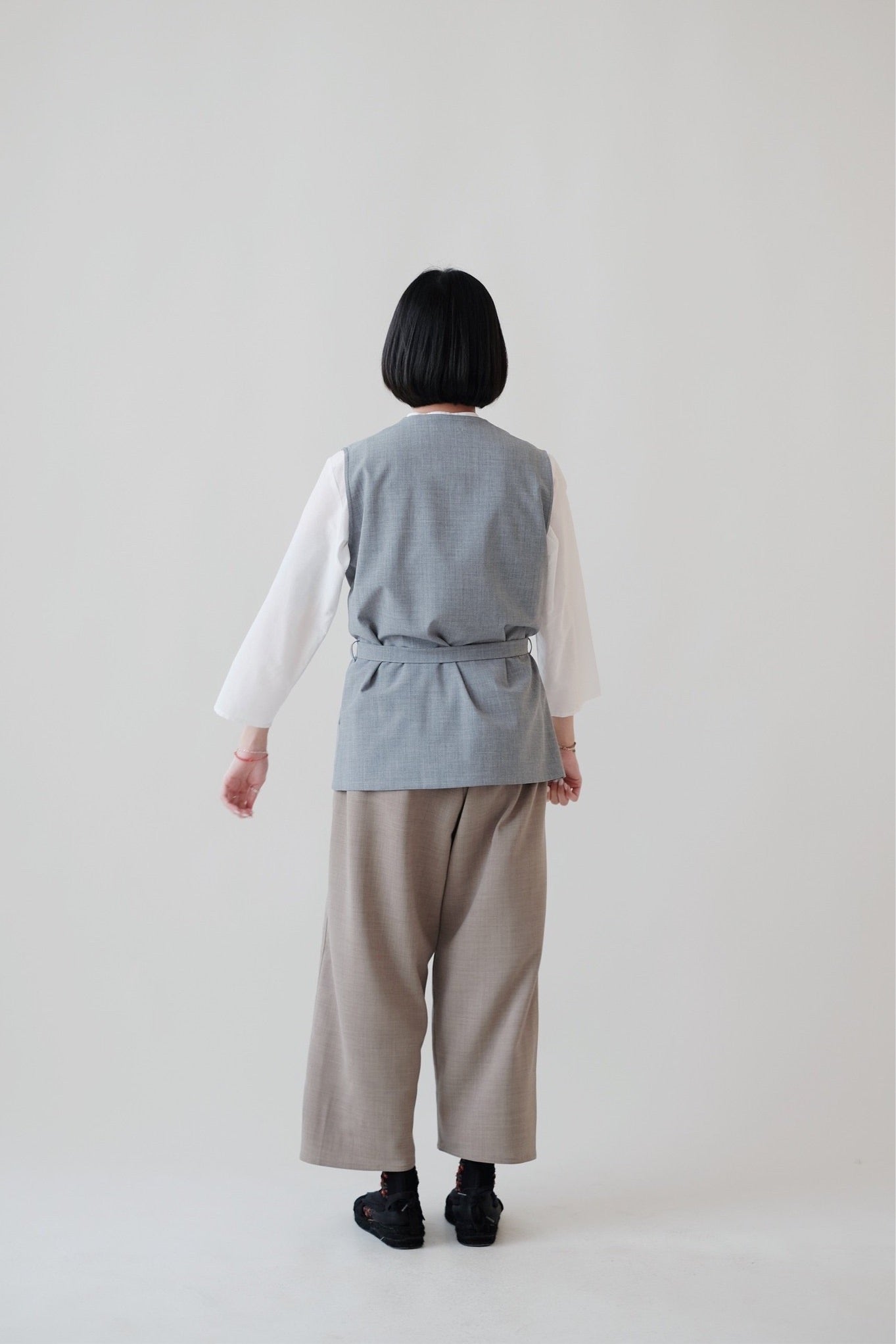 GRANNY VEST (GREY)