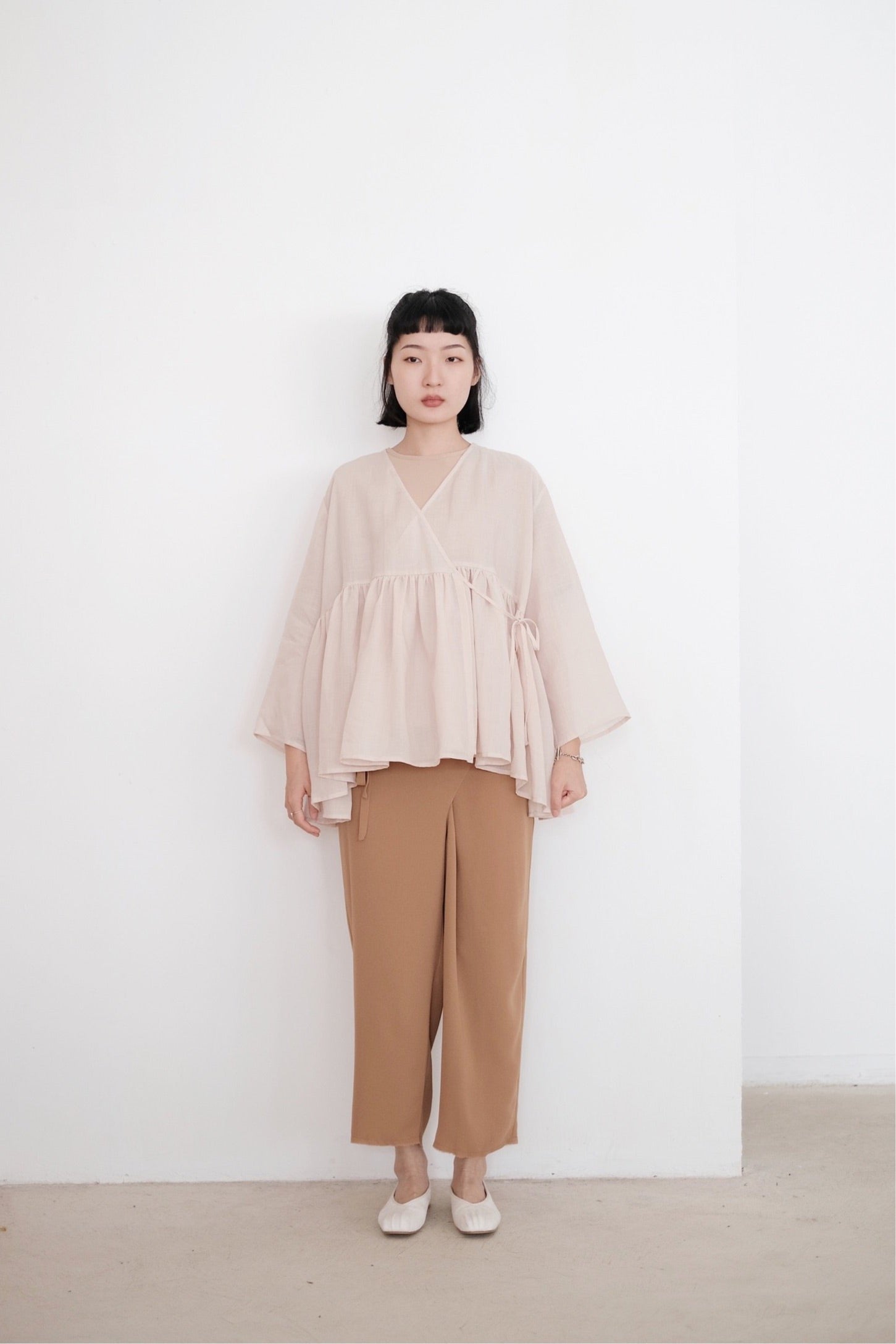 KĒKI LAYER BLOUSES WITH STRAPPING (PEARL)