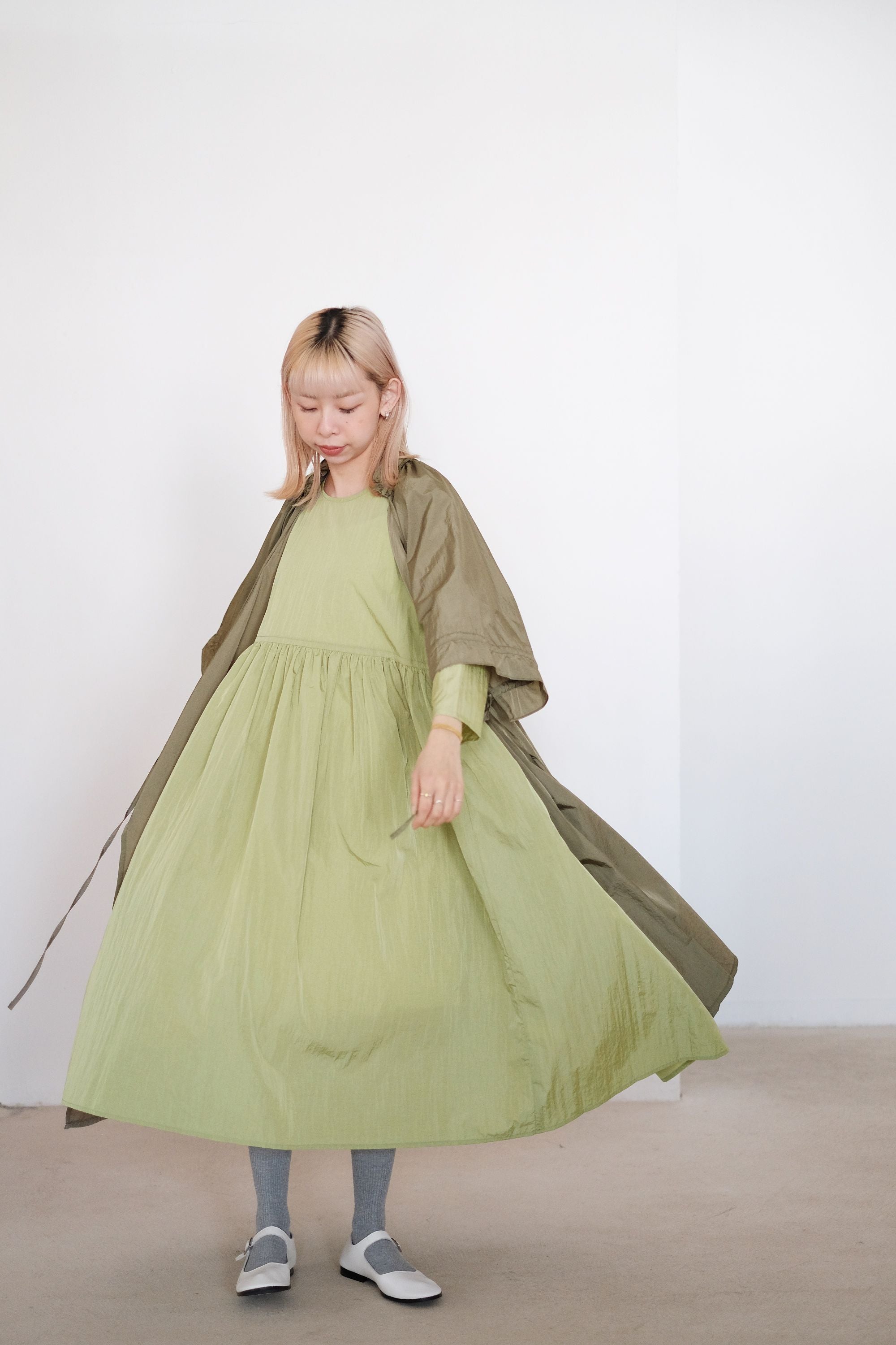 MIA DRESS (GREEN) | 青草綠色寬鬆碎摺長裙