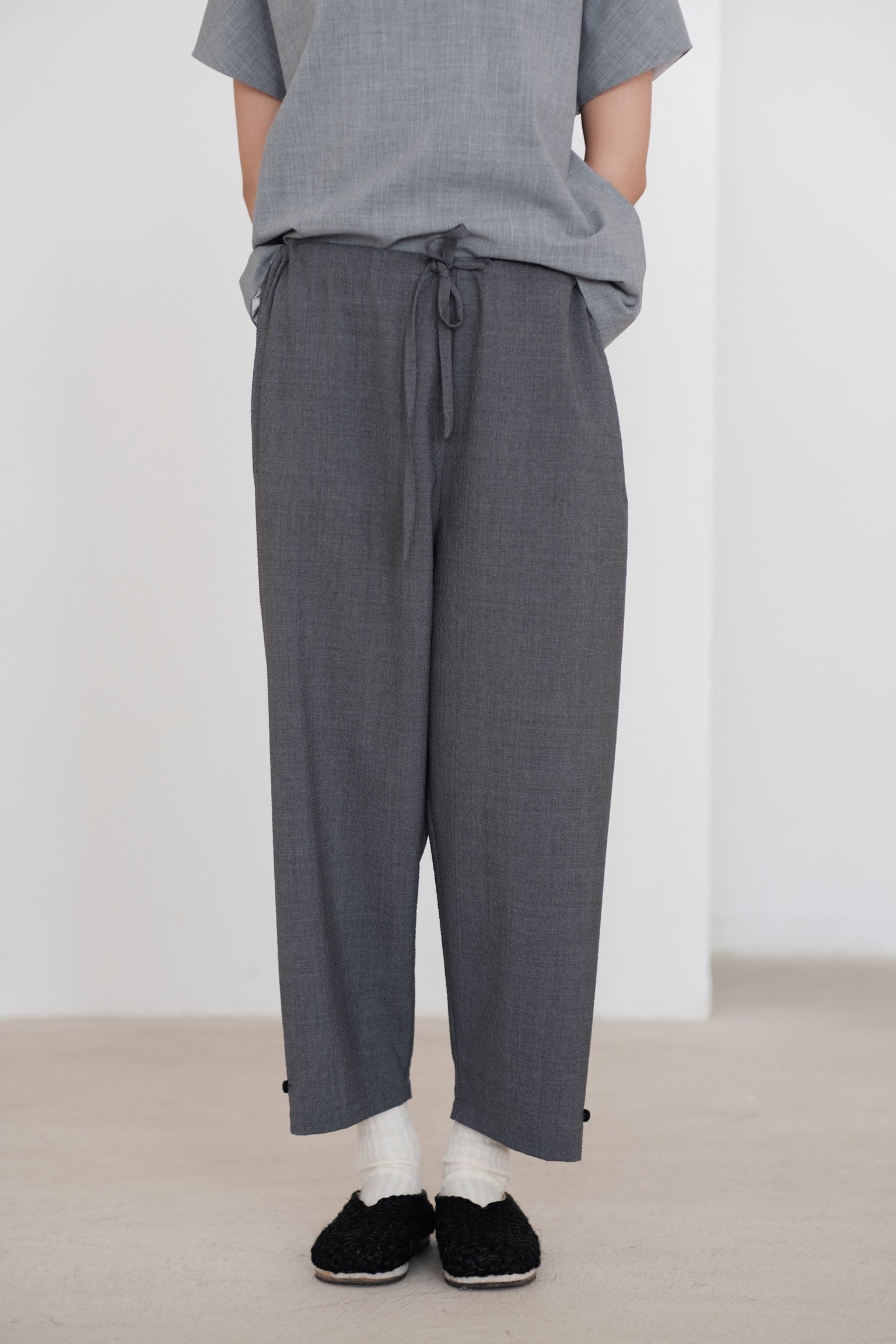 A PENCIL PANT (GREY)