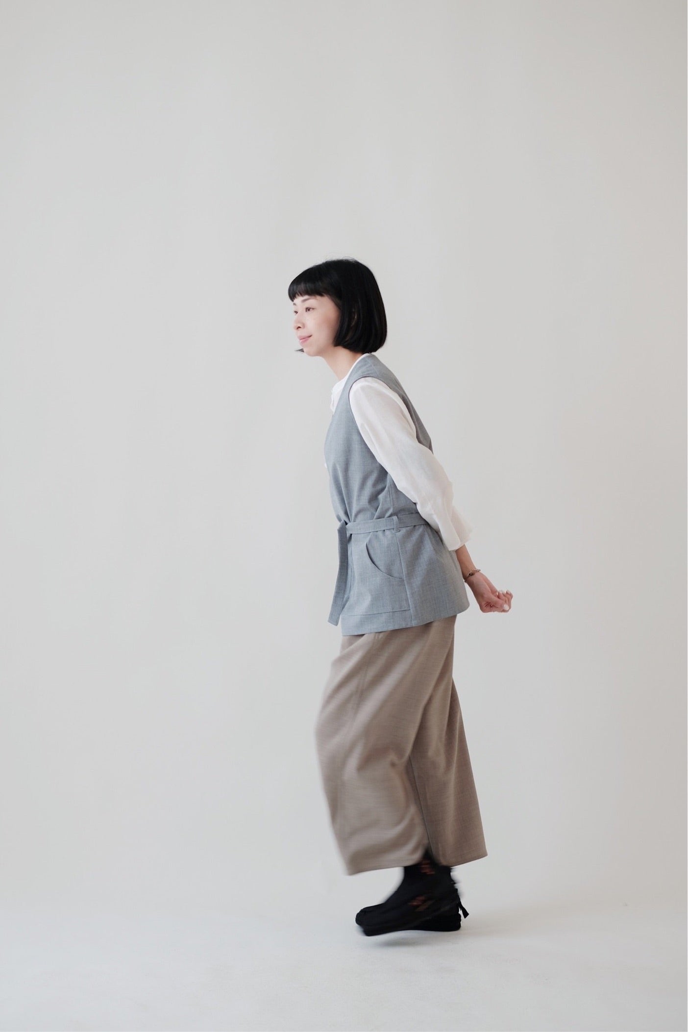 GRANNY VEST (GREY)