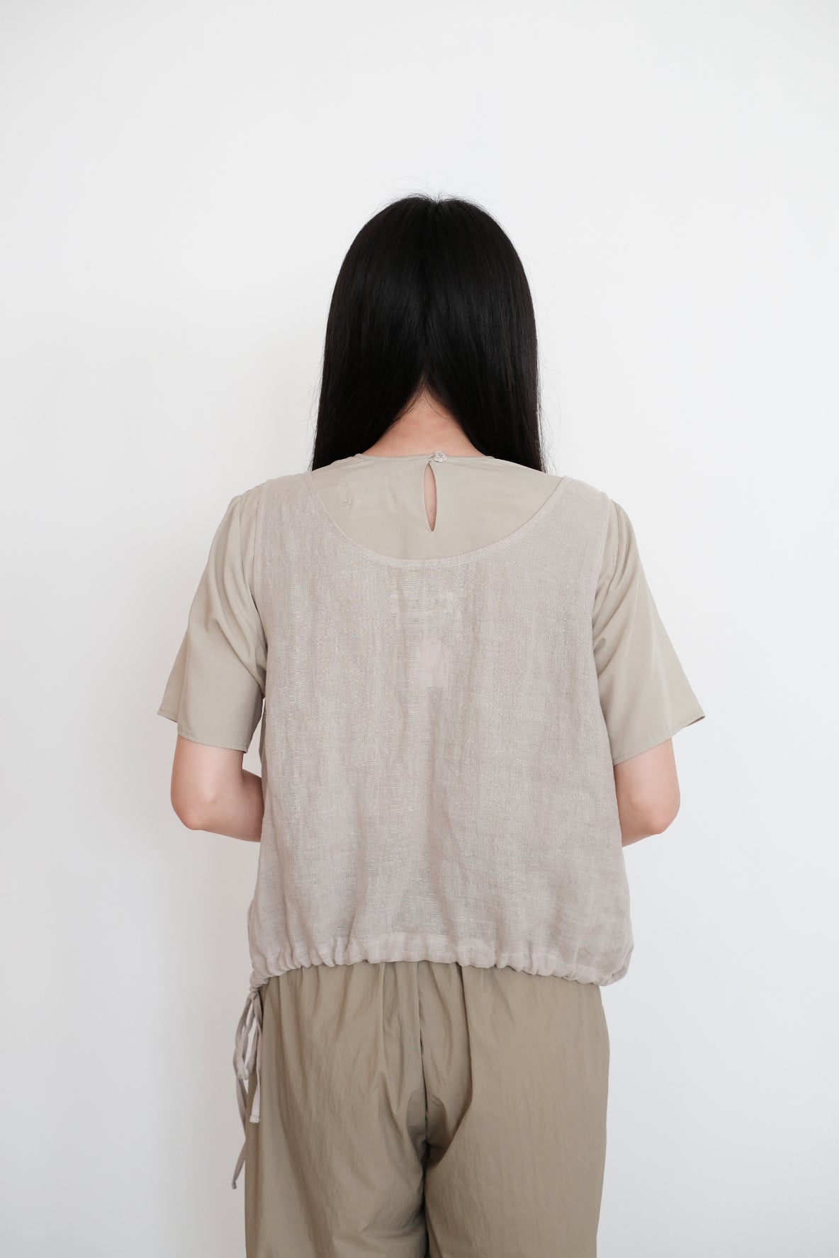 AMELIA BLOUSE (MATCHA) | 淡抹茶色短袖上衣