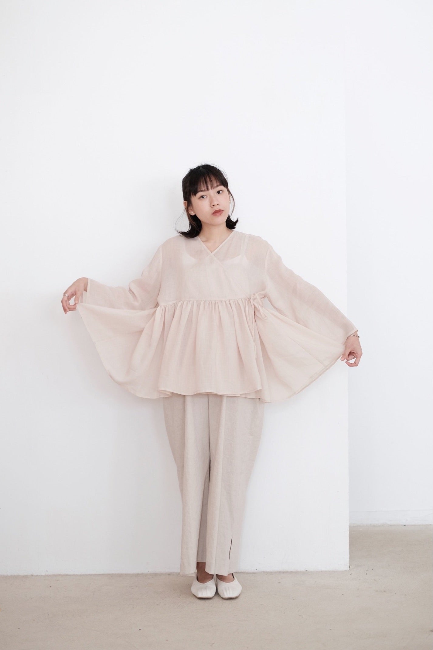 KĒKI LAYER BLOUSES WITH STRAPPING (PEARL)