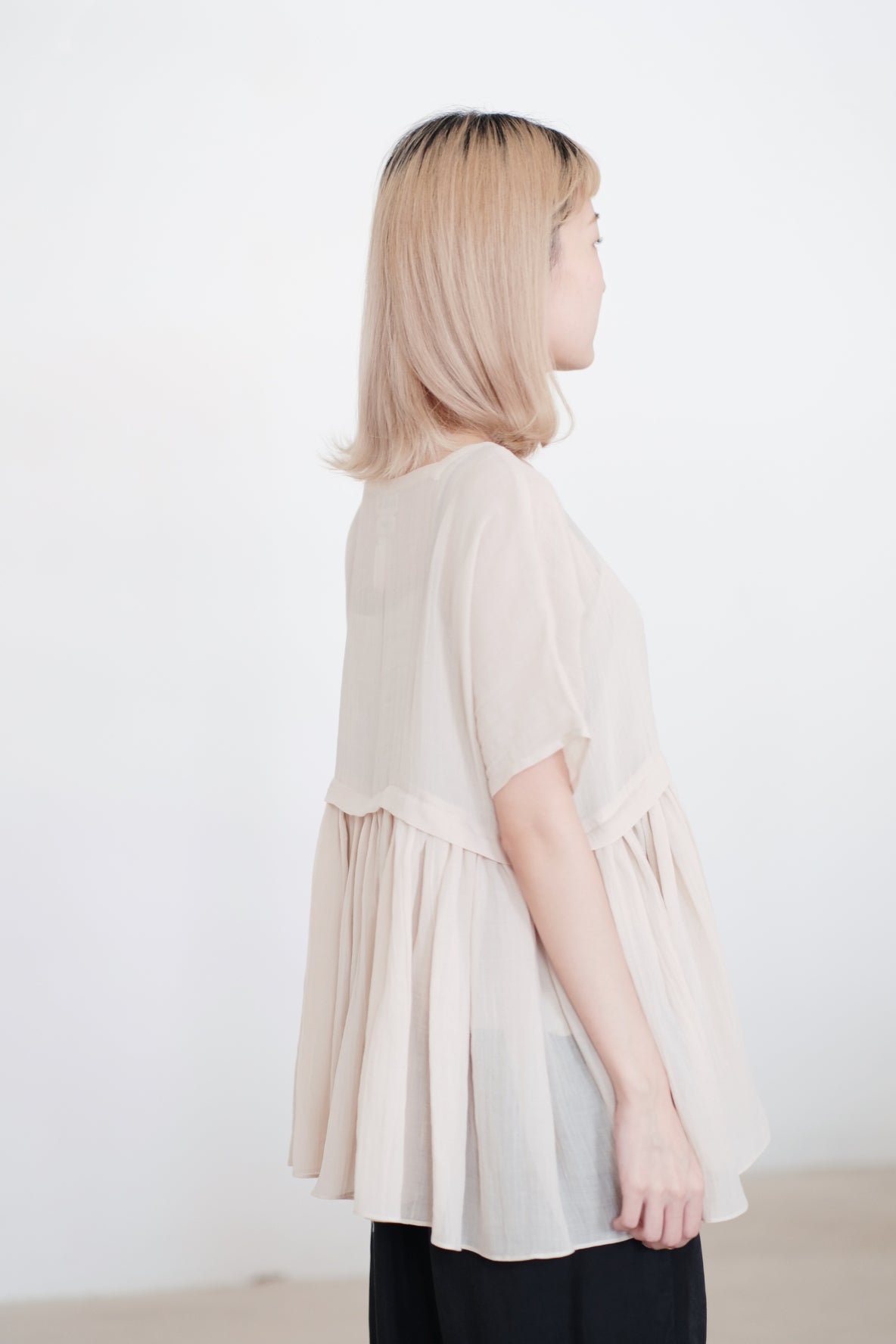 NOZOMI BLOUSE (BEIGE PEARL)