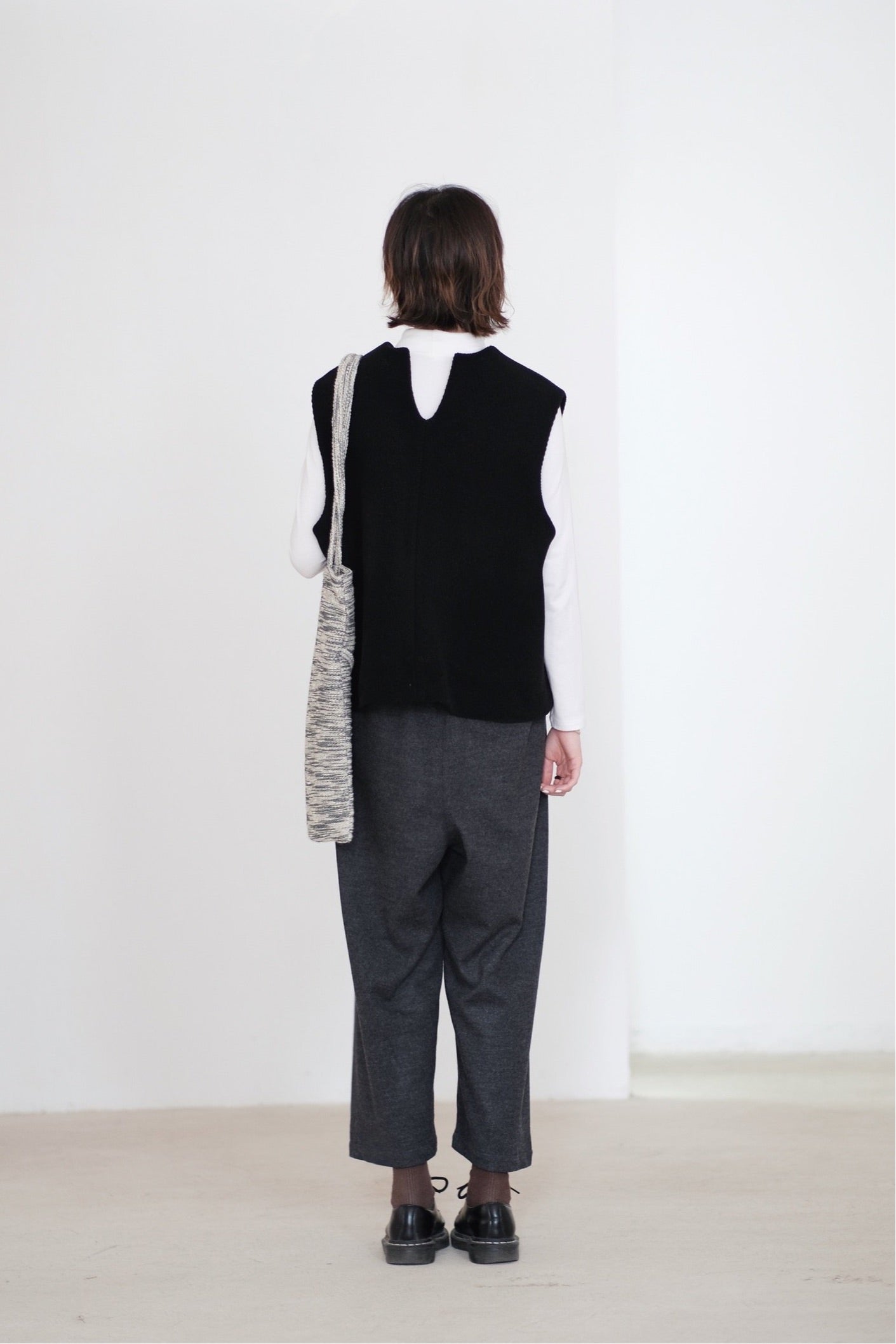 OMER VEST (BLACK)