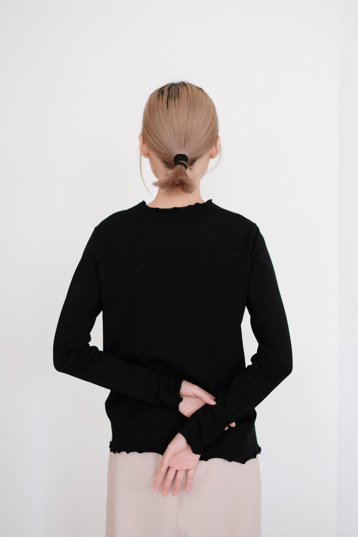 ERMIE ROUND COLLAR INNER TOP (BLACK)