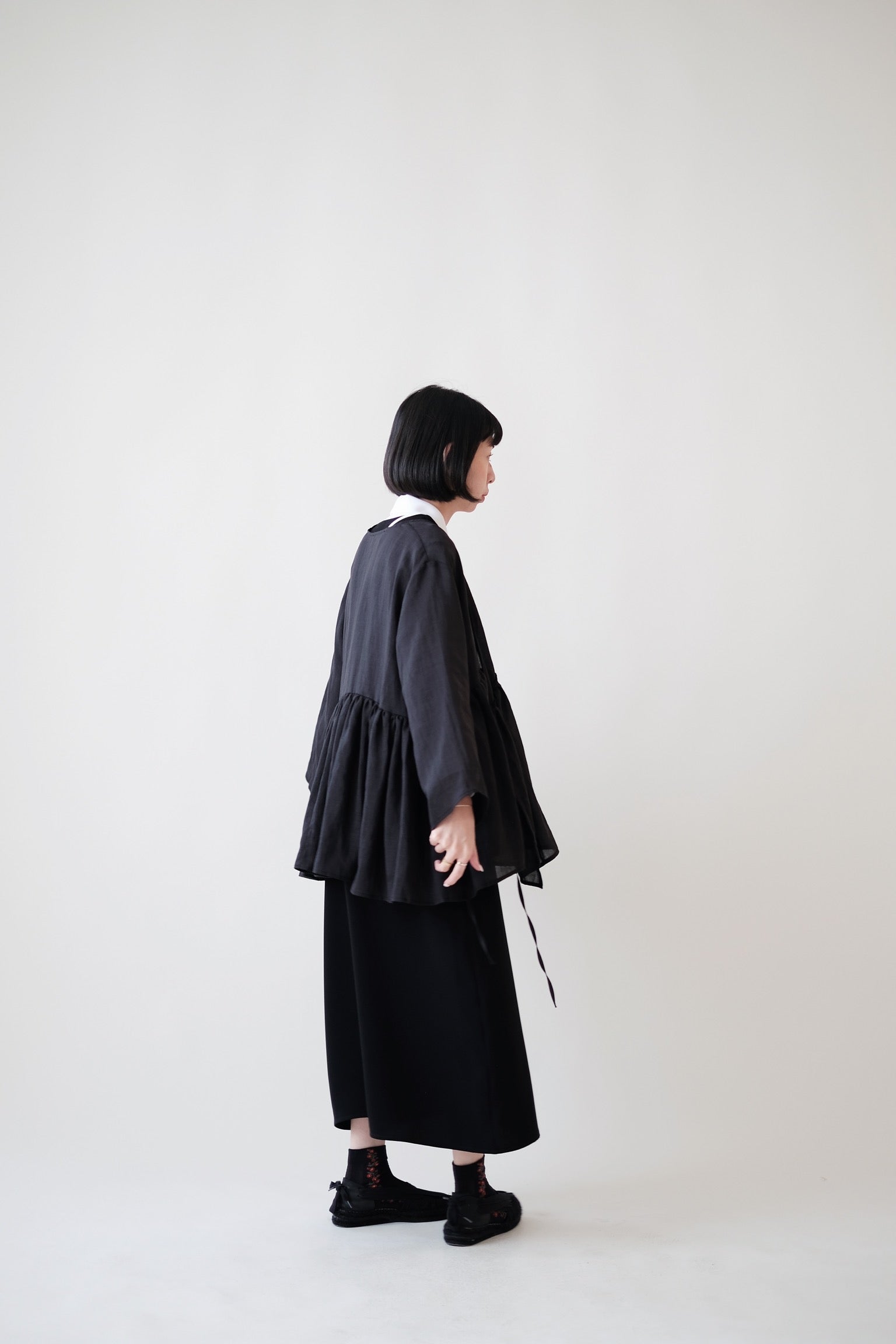 KĒKI LAYER BLOUSES WITH STRAPPING (BLACK)