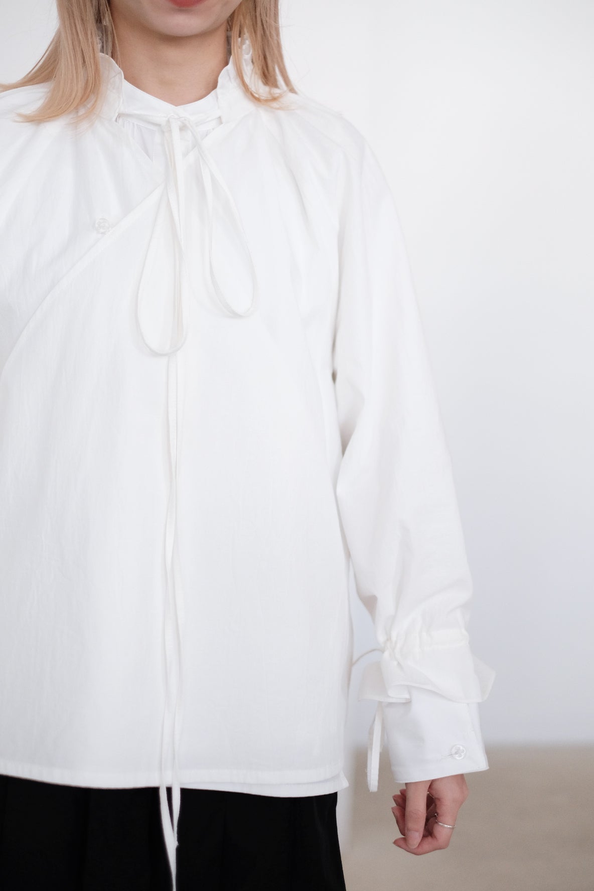 AYLA BLOUSE (WHITE)