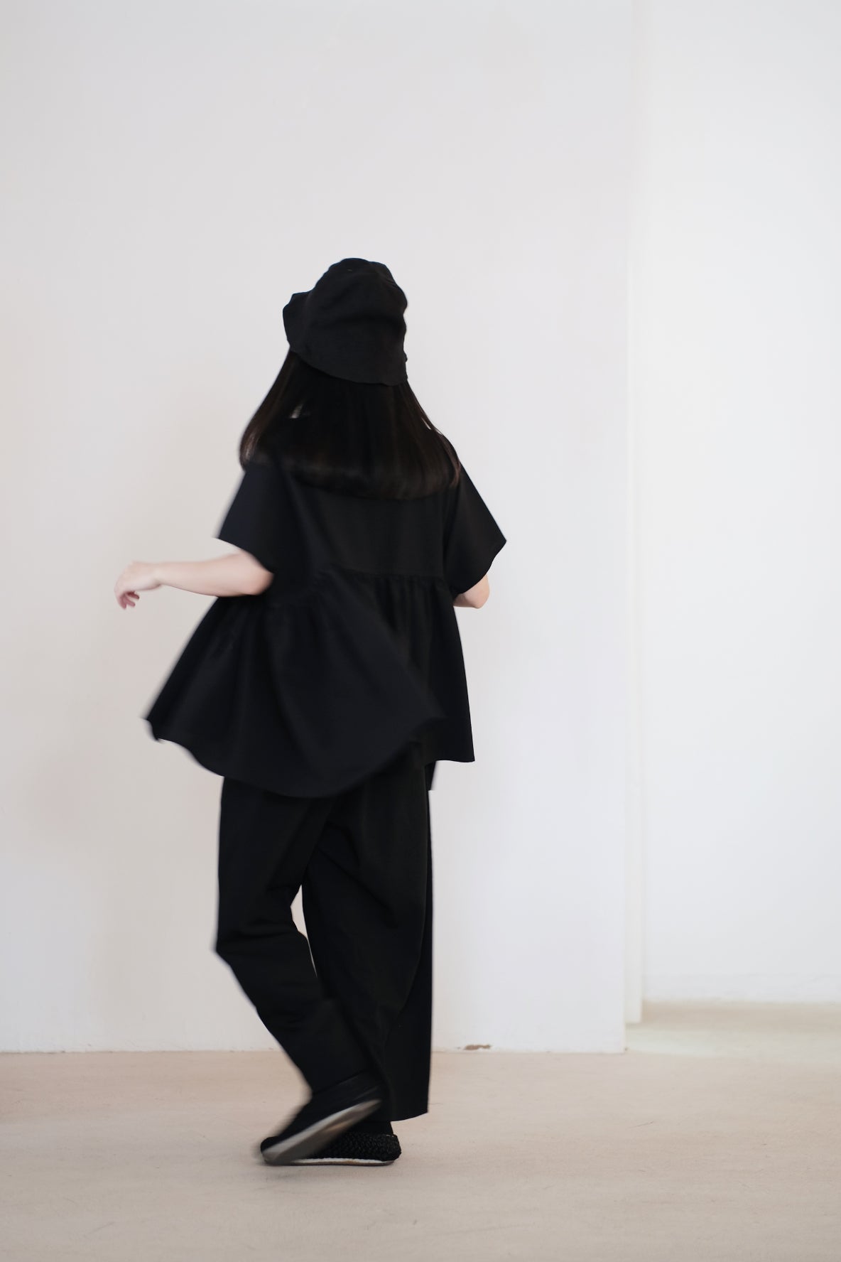 MAEVE GATHERED BLOUSE (BLACK)