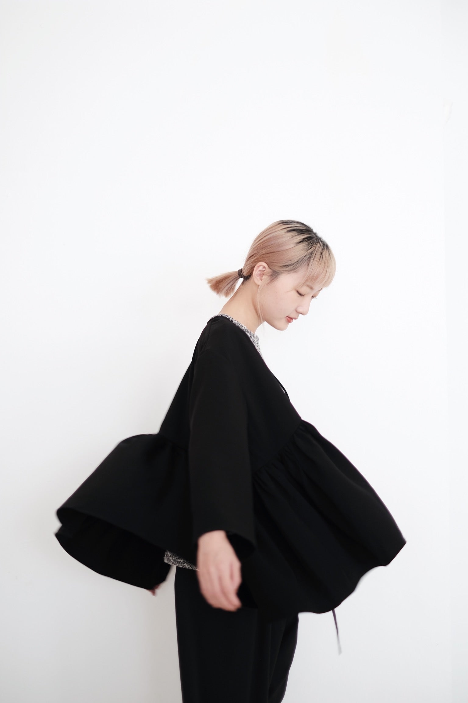 KĒKI LAYER BLOUSES IN TRI (BLACK)