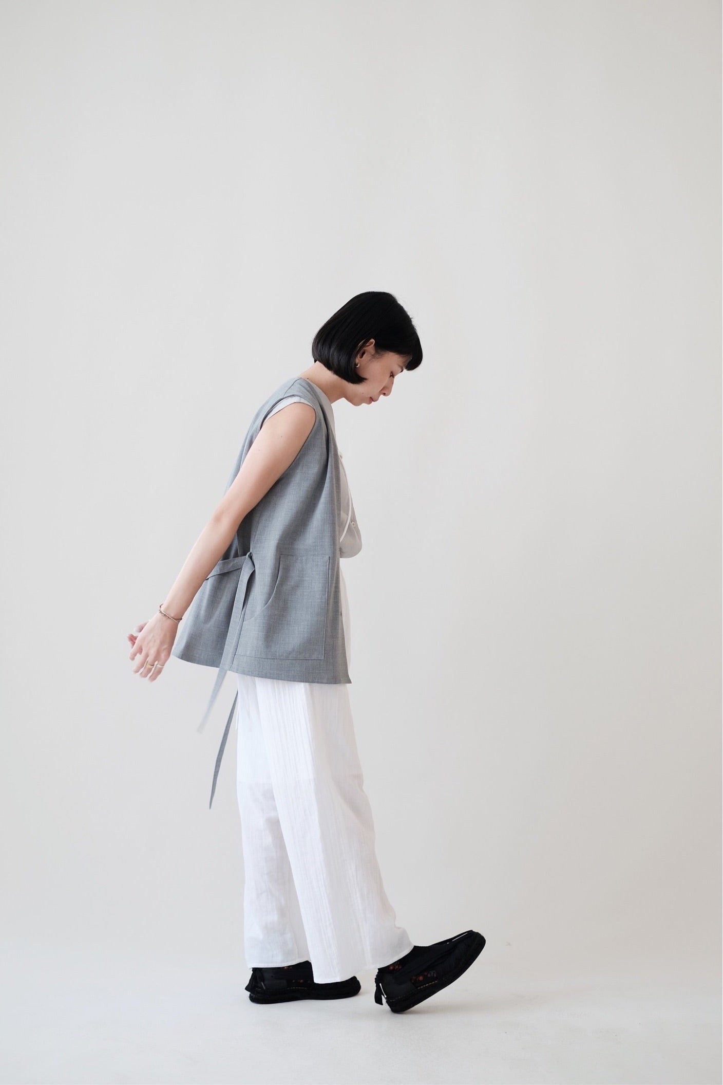 GRANNY VEST (GREY)