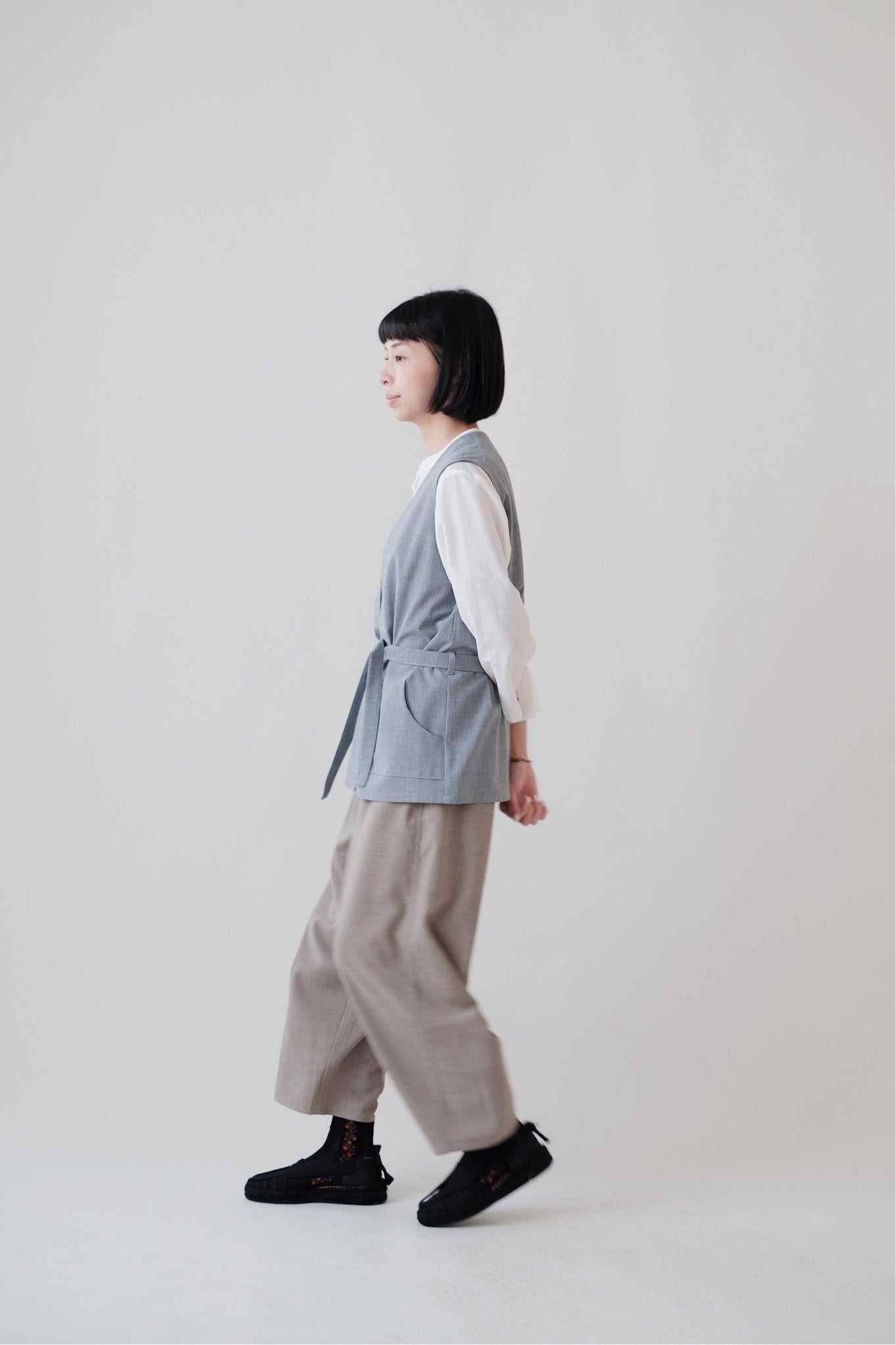 GRANNY VEST (GREY)