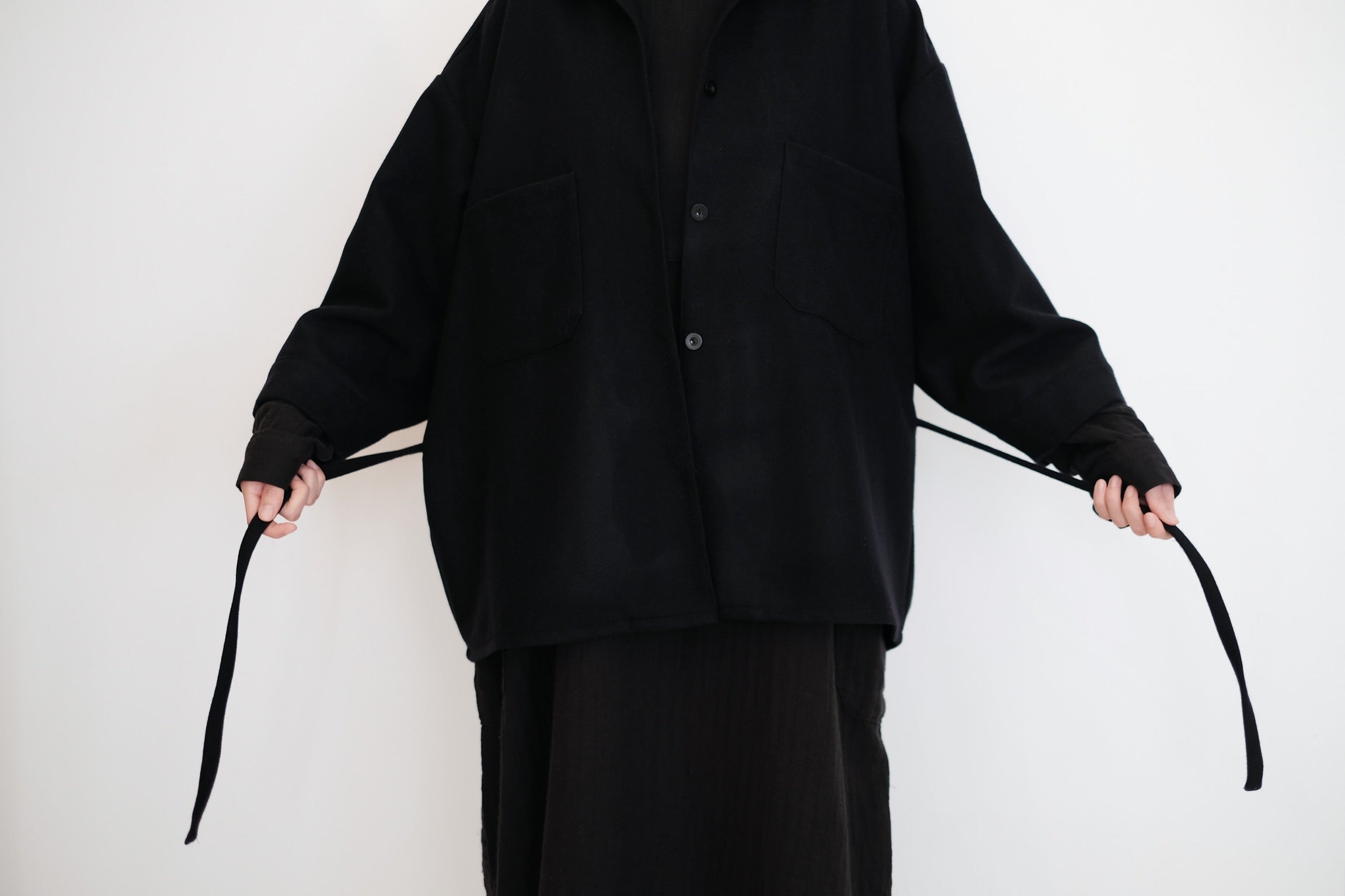 MELLOW OVERSIZED BLOUSE (BLACK)