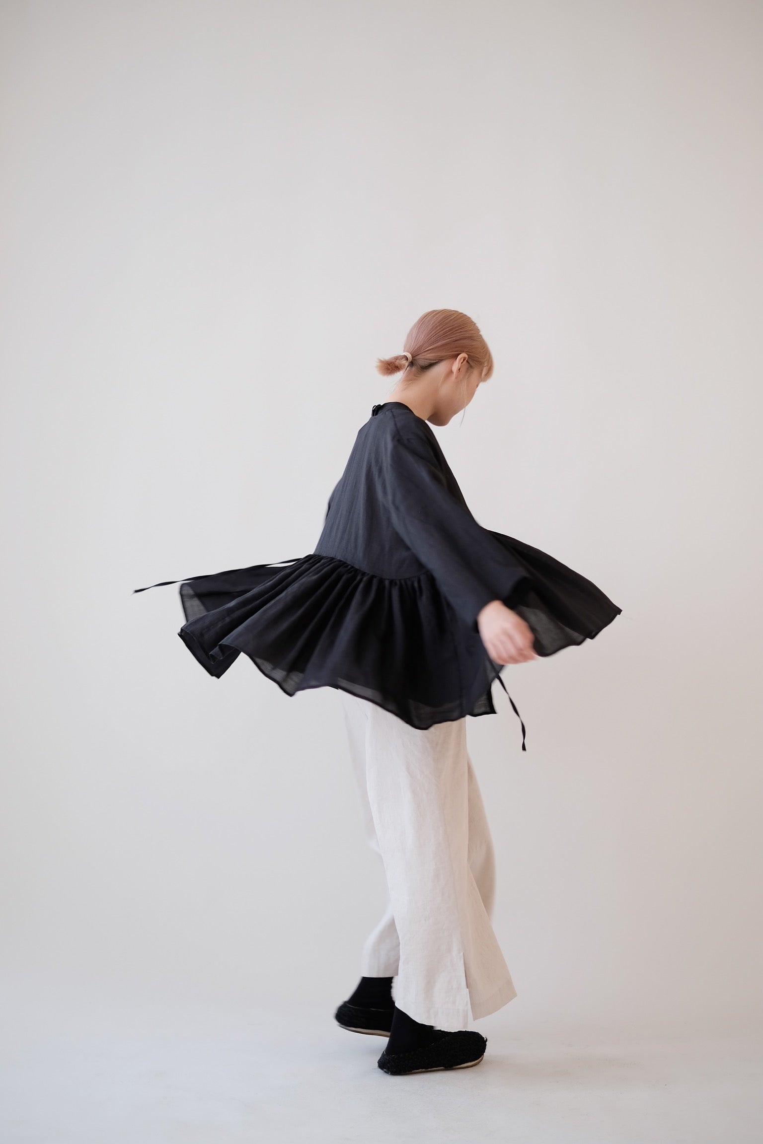 KĒKI LAYER BLOUSES WITH STRAPPING (BLACK)