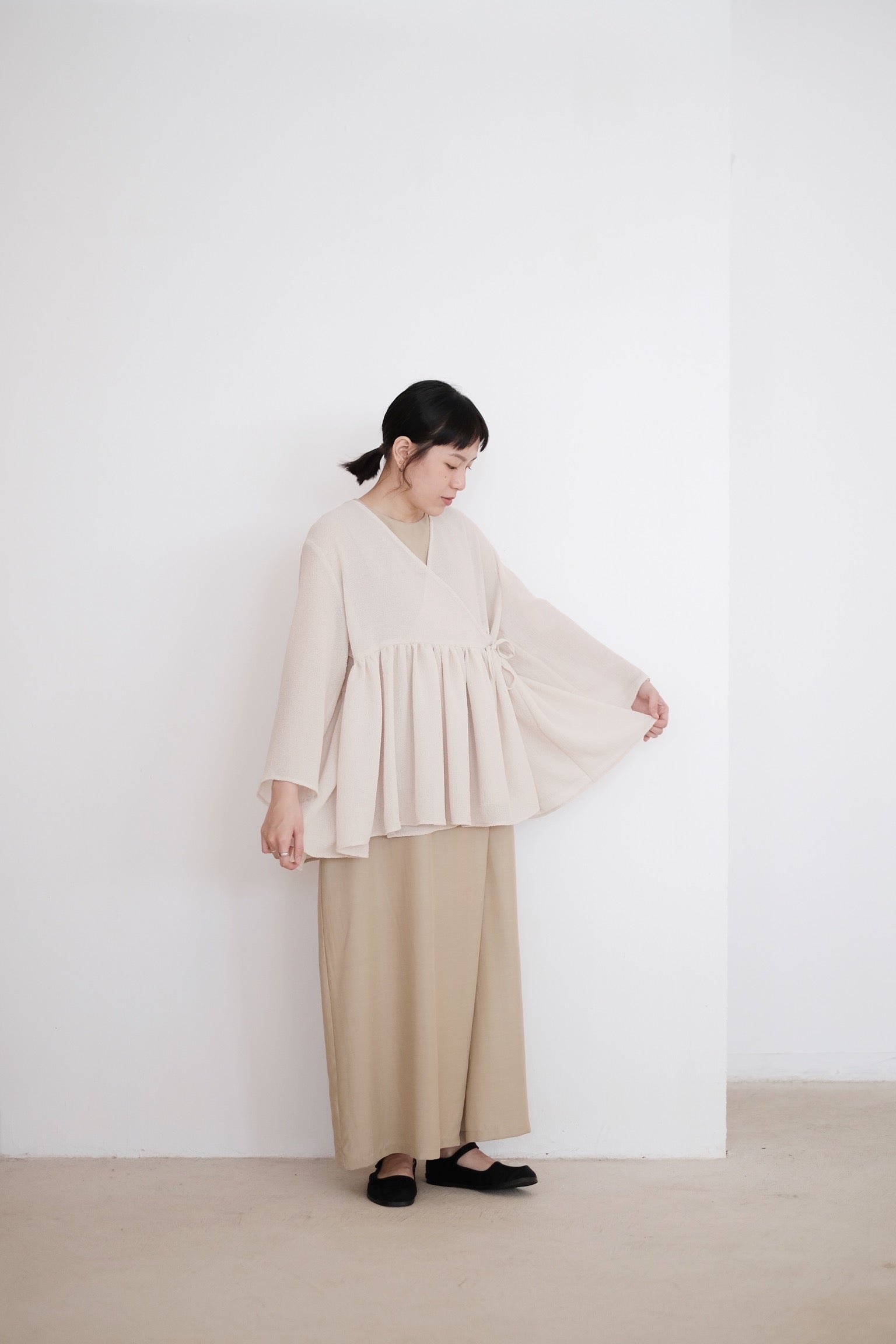 KĒKI LAYER BLOUSES WITH STRAPPING (PEARL)