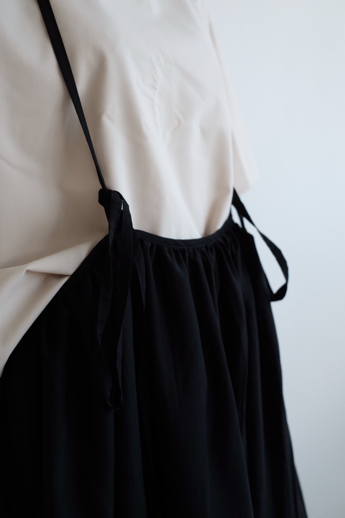 LUNA SKIRT WITH NARROW STRAPS