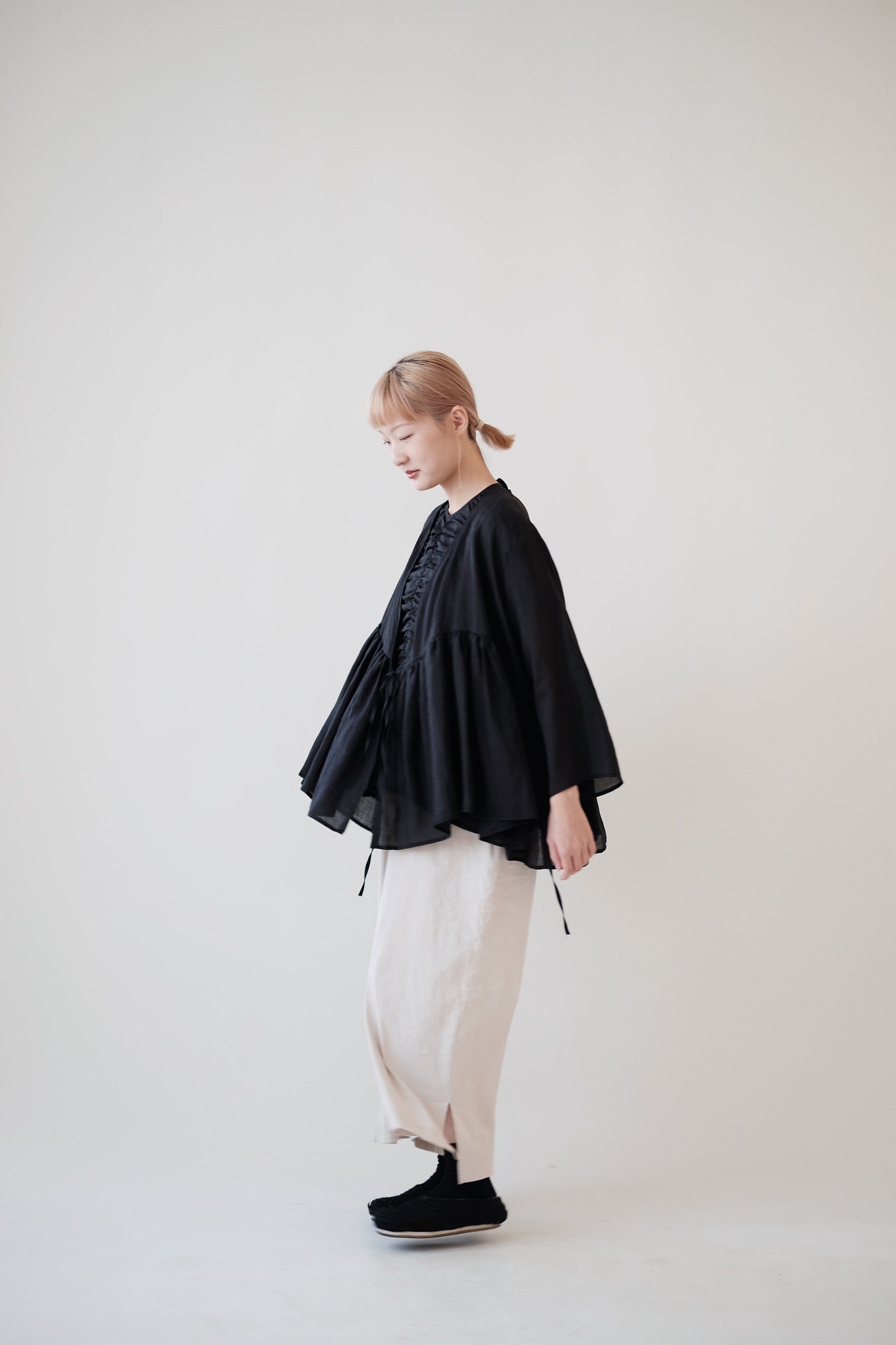 KĒKI LAYER BLOUSES WITH STRAPPING (BLACK)