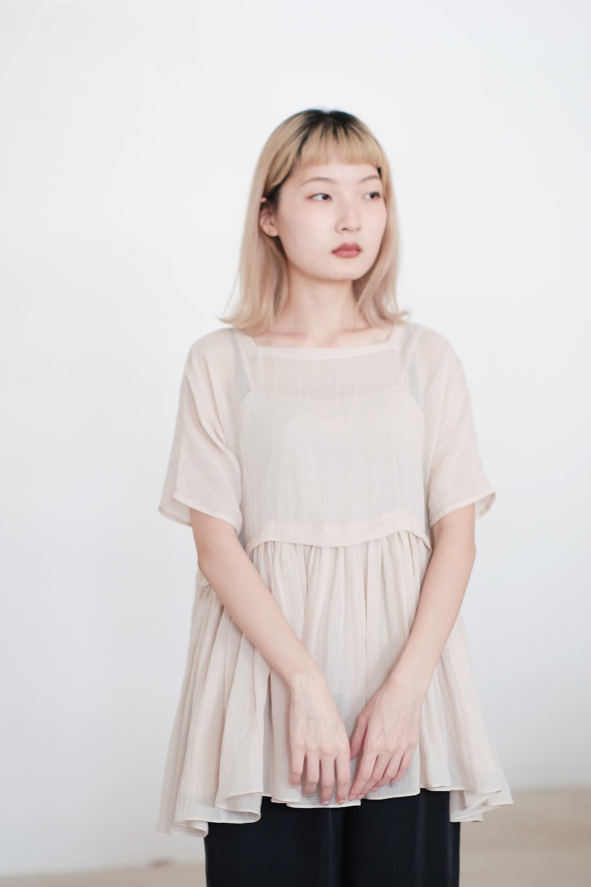 NOZOMI BLOUSE (BEIGE PEARL)