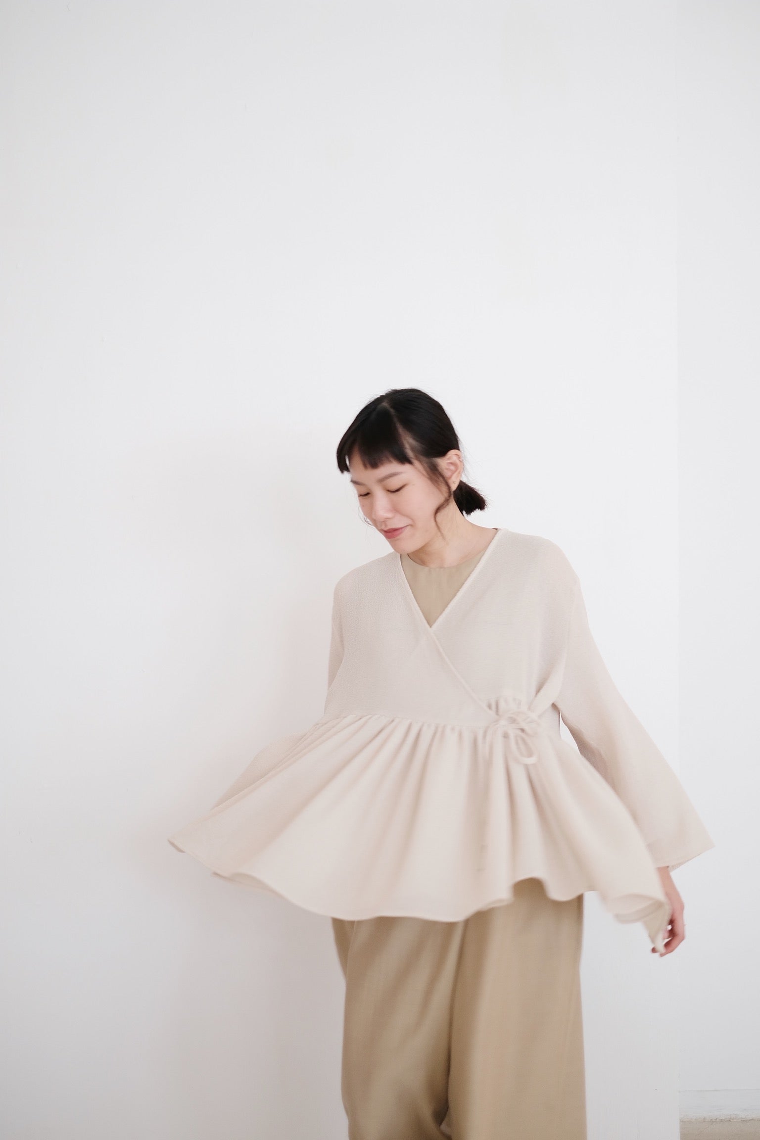 KĒKI LAYER BLOUSES WITH STRAPPING (PEARL)