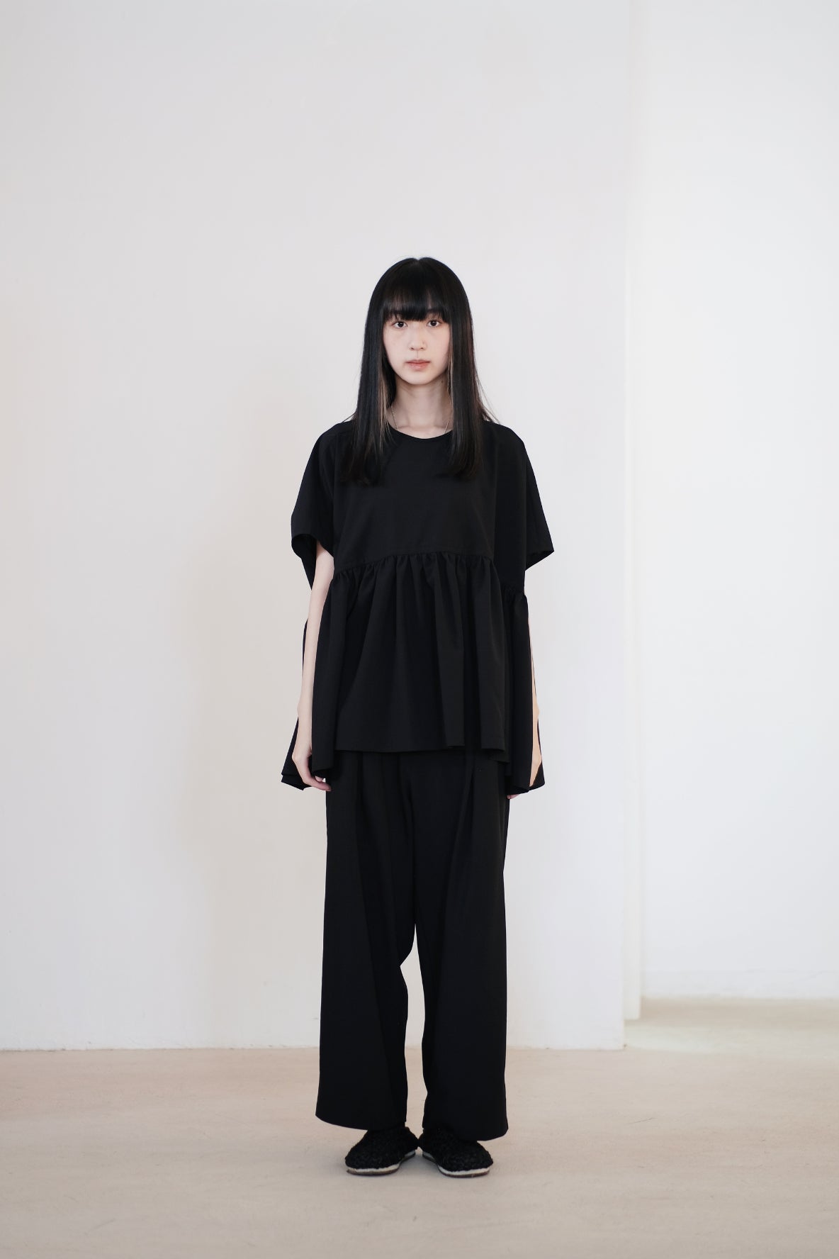 MAEVE GATHERED BLOUSE (BLACK)