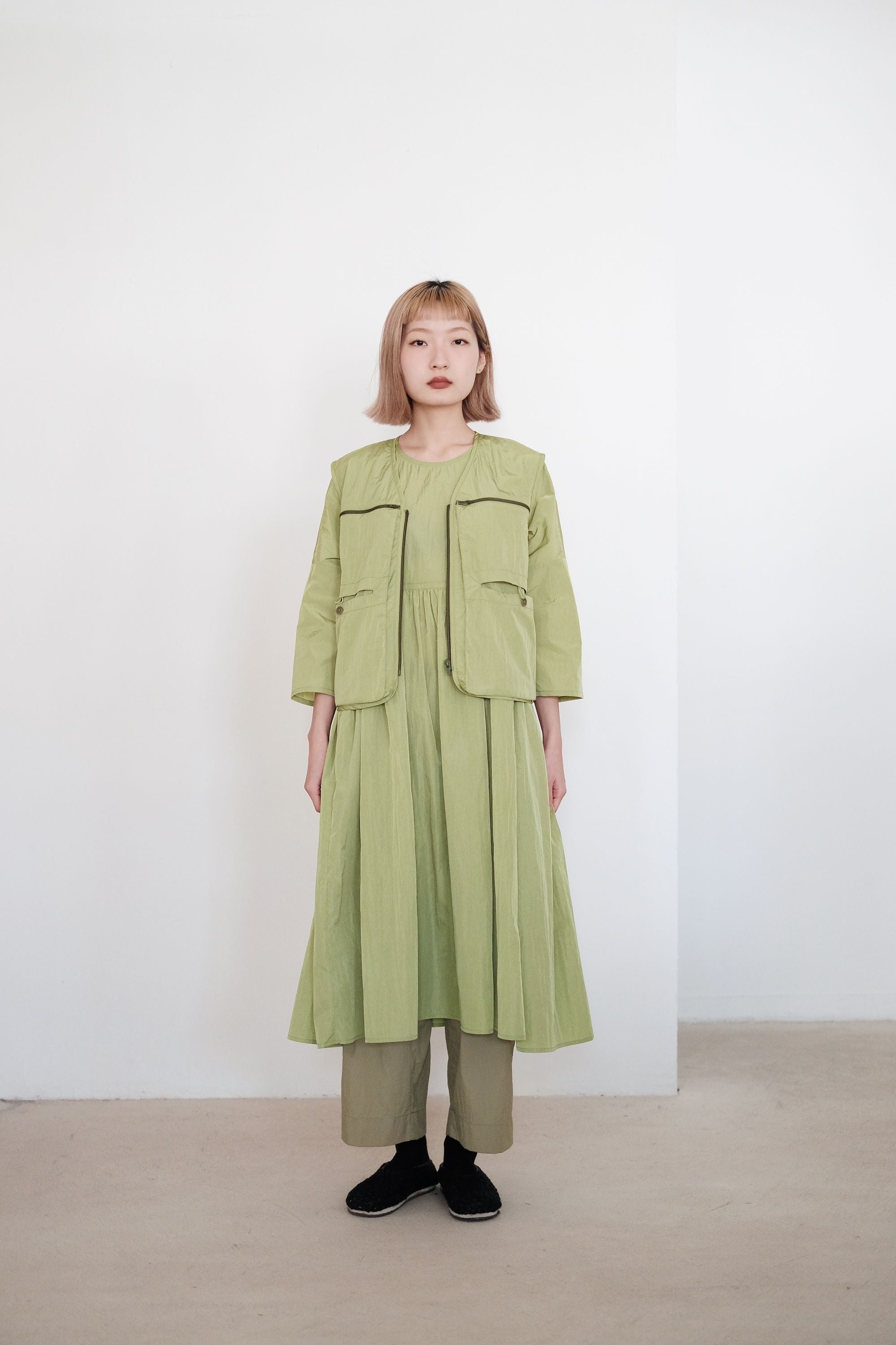 MIA DRESS (GREEN) | 青草綠色寬鬆碎摺長裙