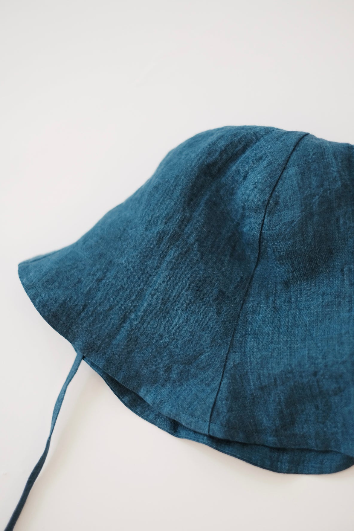 LORELAI HAT (PEACOCK)