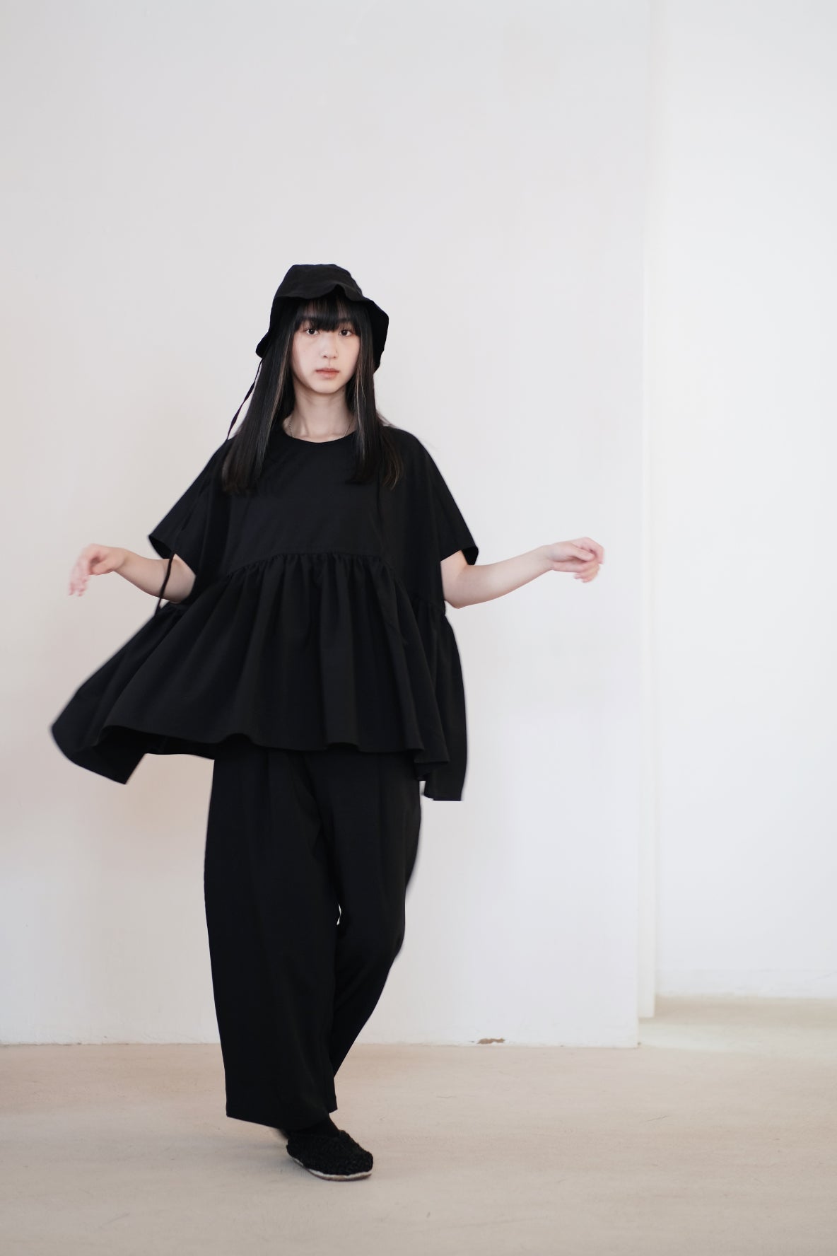 MAEVE GATHERED BLOUSE (BLACK)