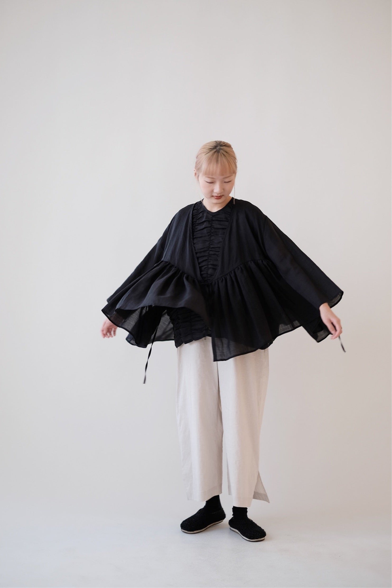 KĒKI LAYER BLOUSES WITH STRAPPING (BLACK)