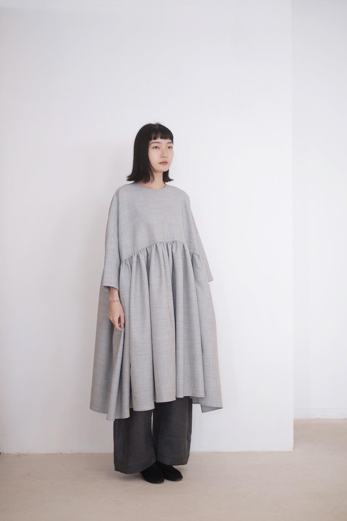 MIA DRESS IN GREY