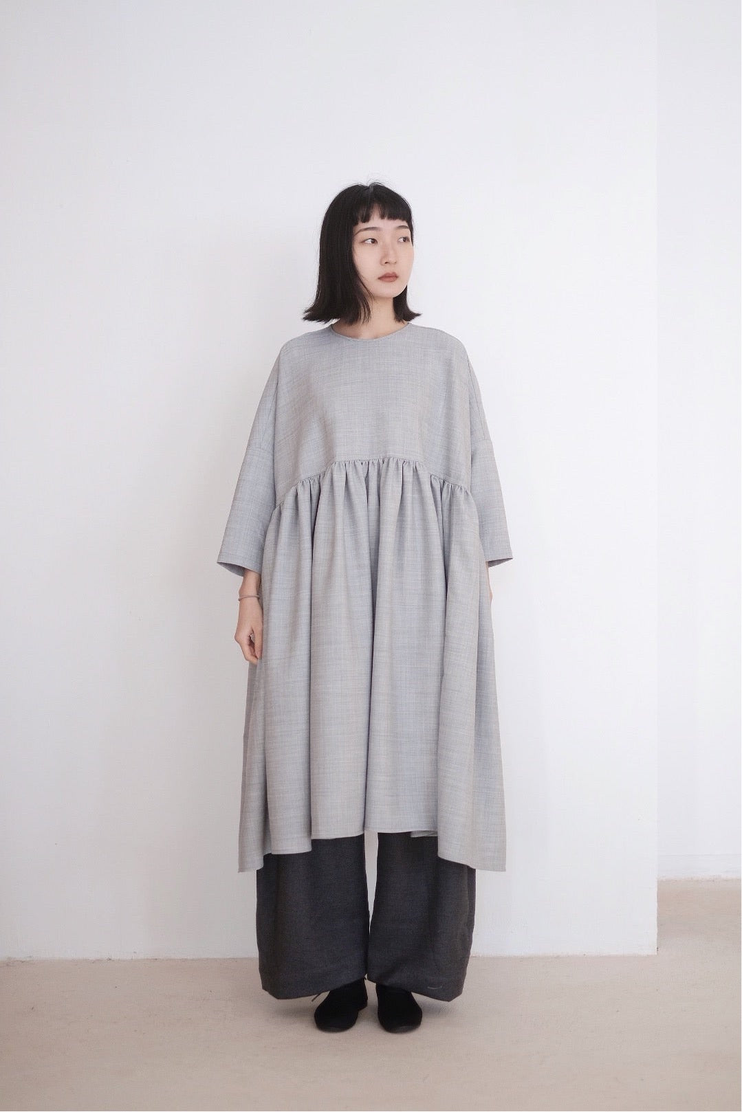 MIA DRESS IN GREY