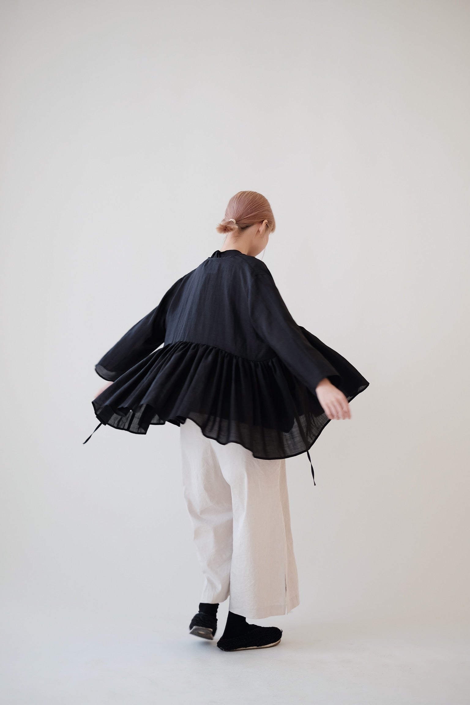 KĒKI LAYER BLOUSES WITH STRAPPING (BLACK)