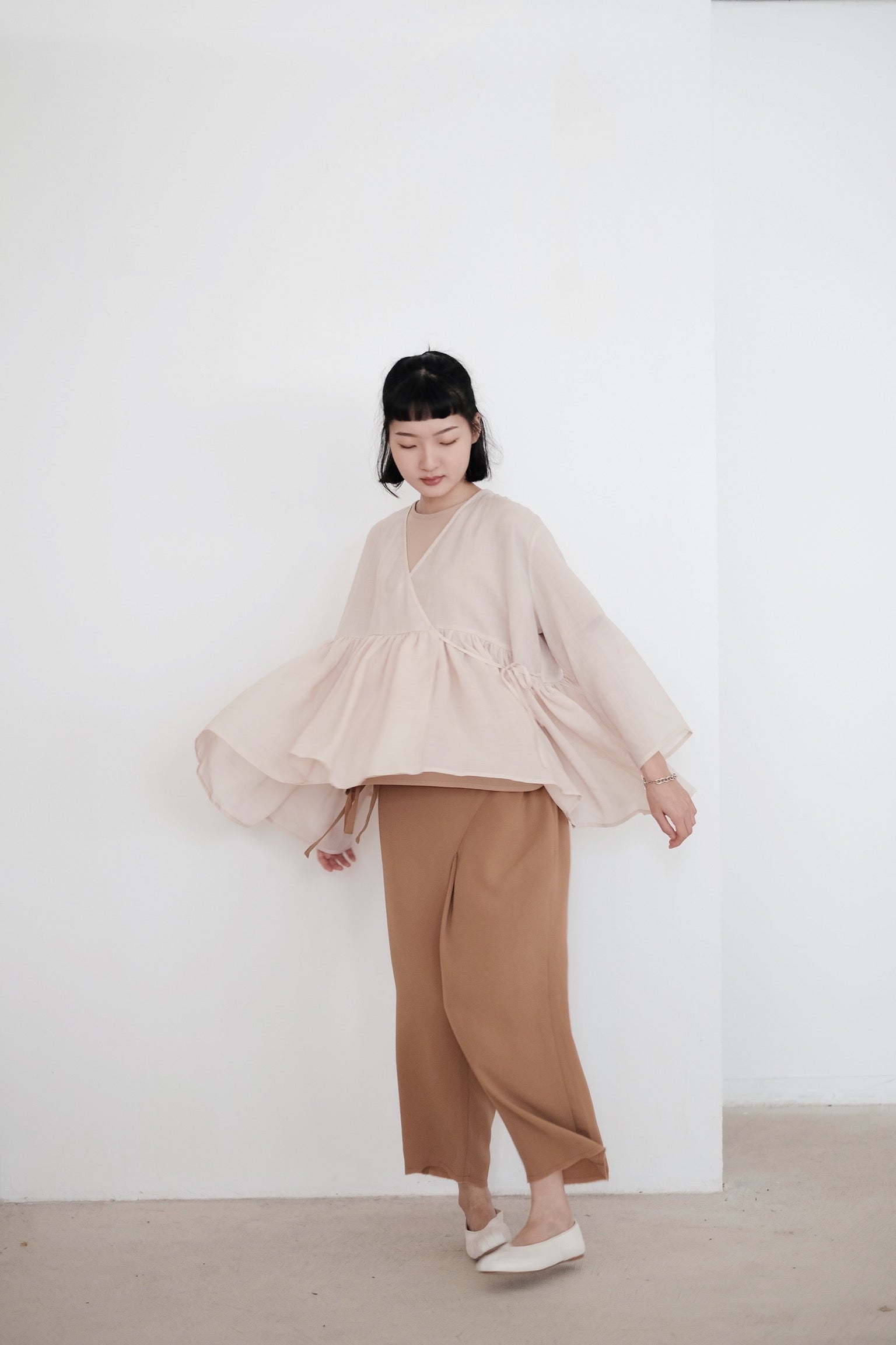 KĒKI LAYER BLOUSES WITH STRAPPING (PEARL)