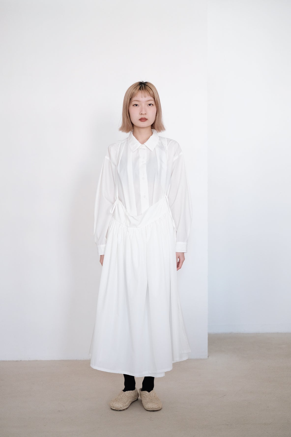 MARLOWE SKIRT (WHITE) ｜ 白色綁繩調節吊帶長裙