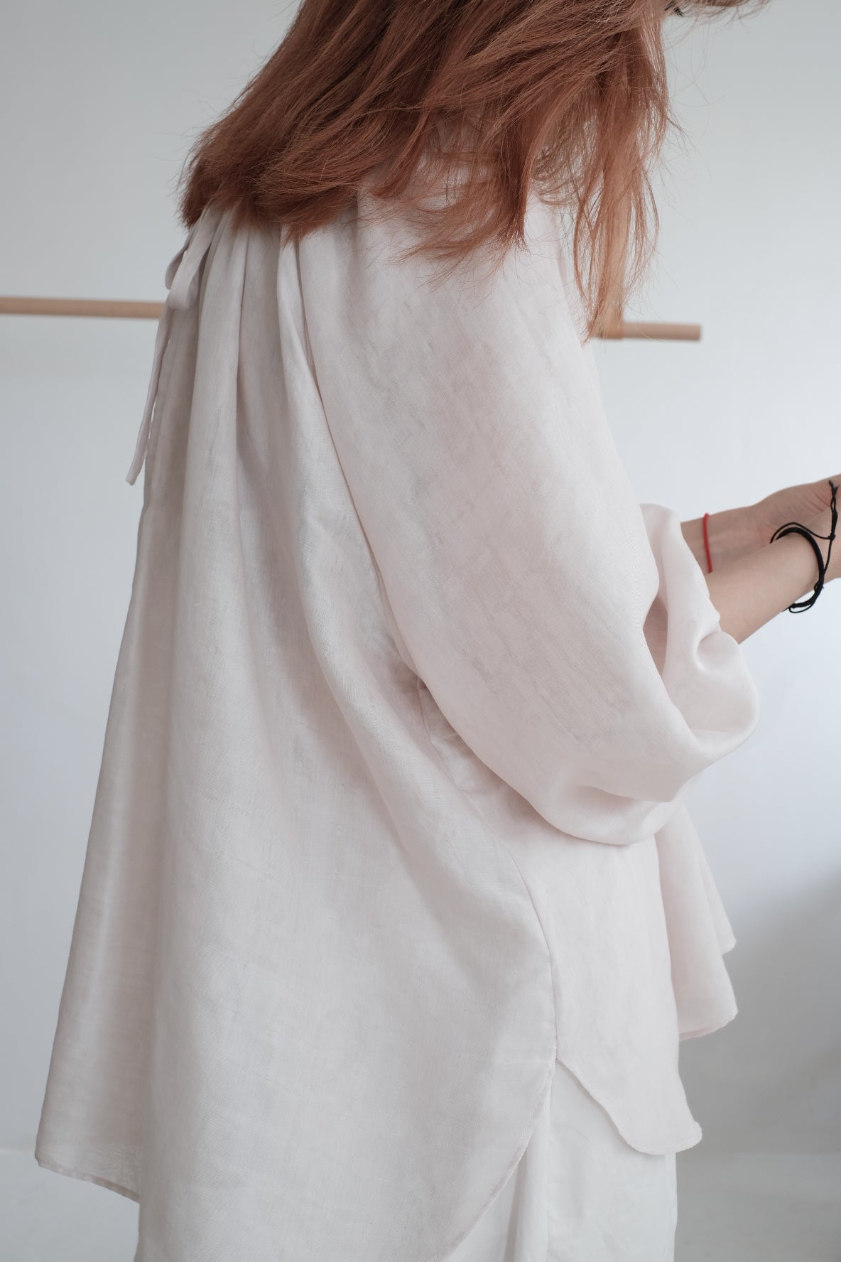 GAUZE GATHERED SLEEVES TOP