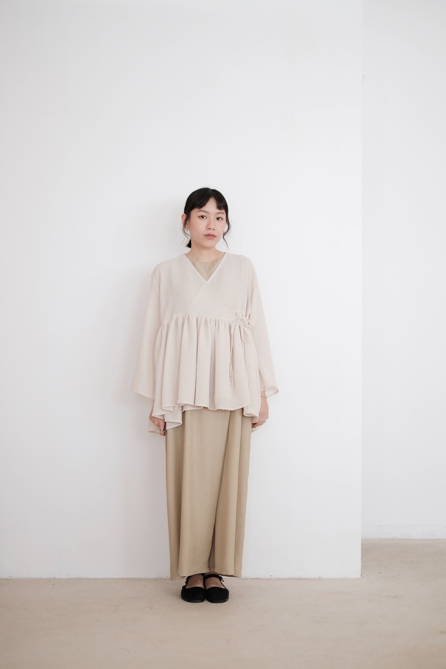 KĒKI LAYER BLOUSES WITH STRAPPING (PEARL)