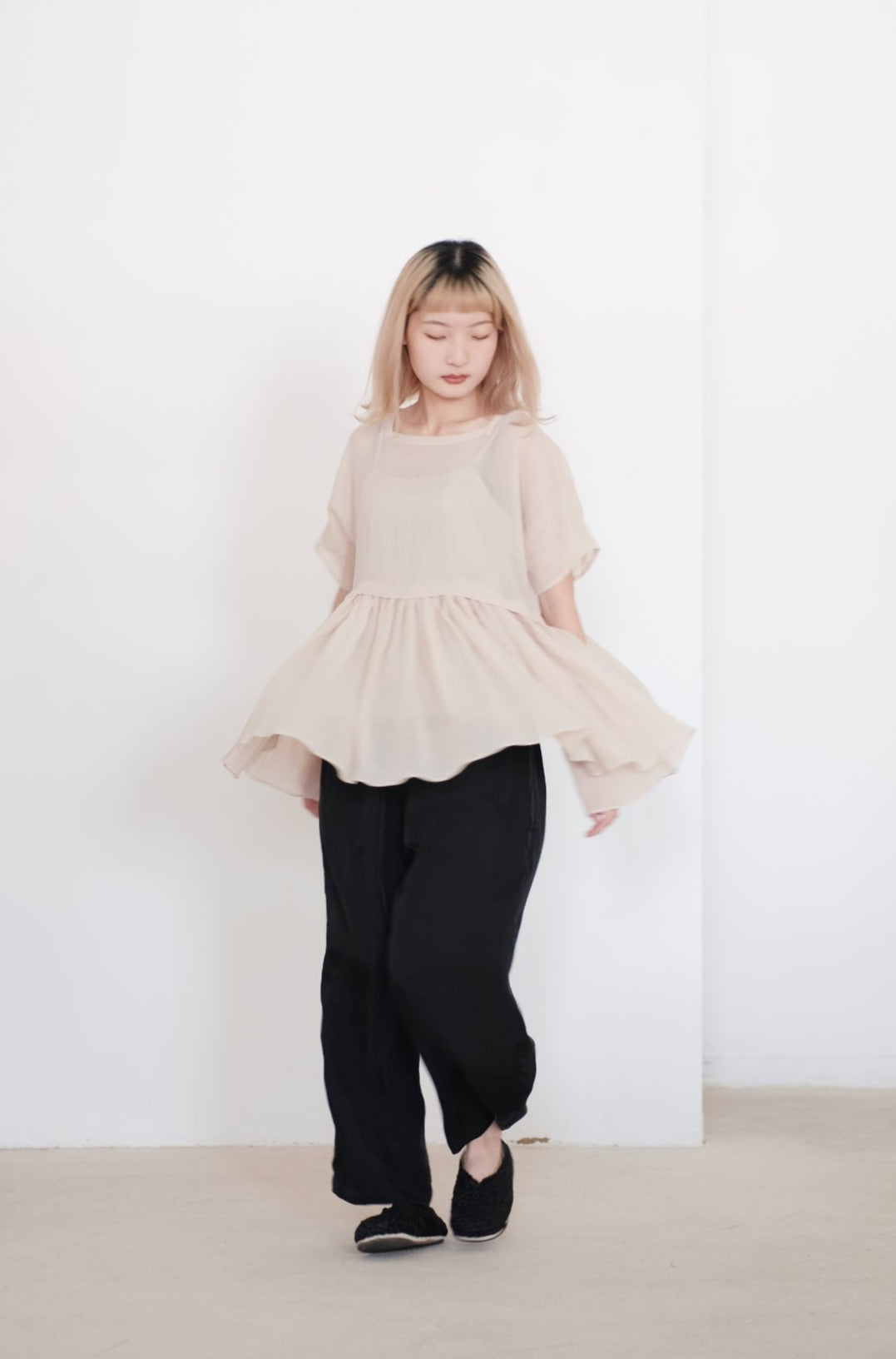 NOZOMI BLOUSE (BEIGE PEARL)