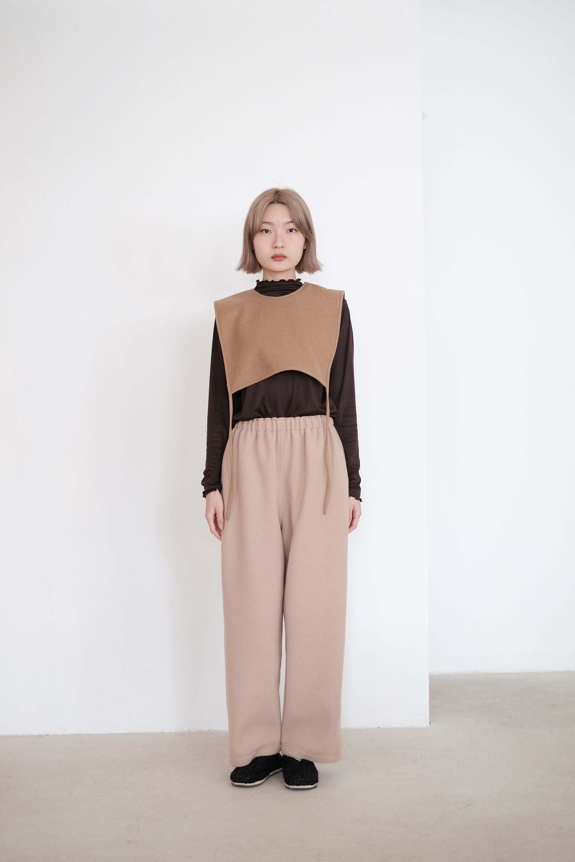 ERMIN STAND-UP COLLAR INNER TOP IN MODAL (BROWN)