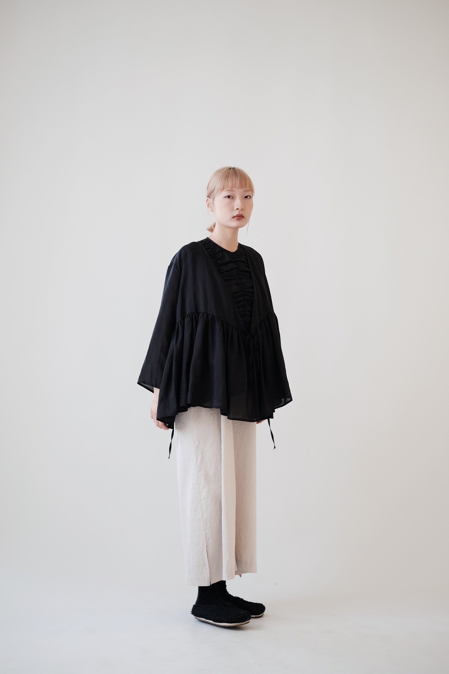 KĒKI LAYER BLOUSES WITH STRAPPING (BLACK)